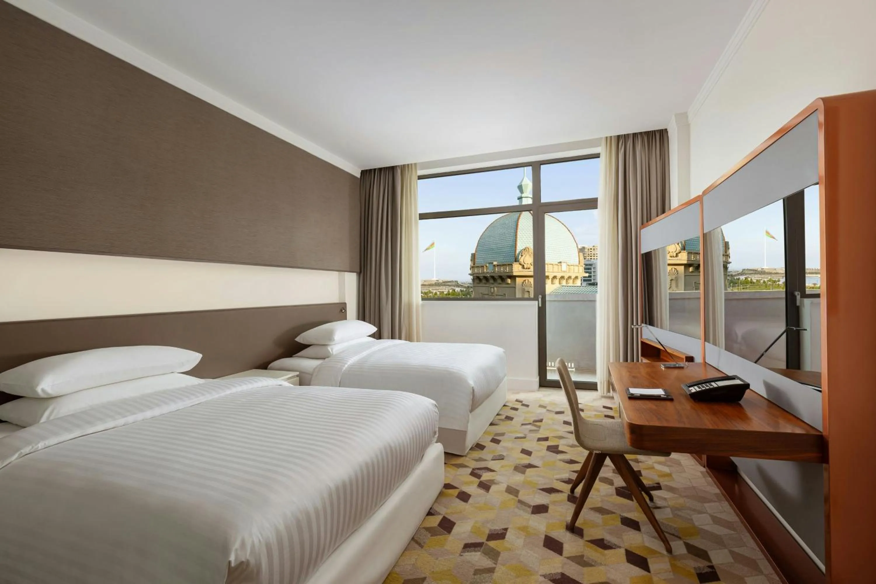 Photo of the whole room, Bed in Sheraton Baku Intourist