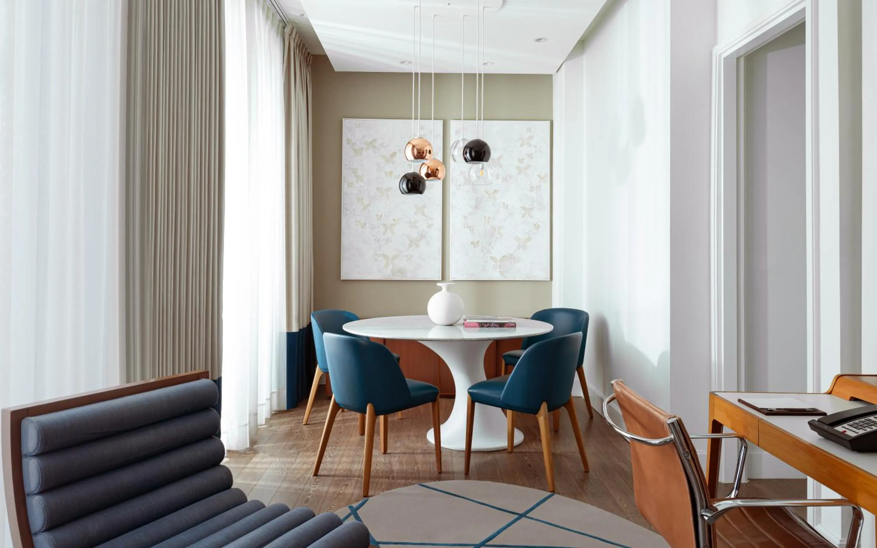 Living room in Sheraton Baku Intourist