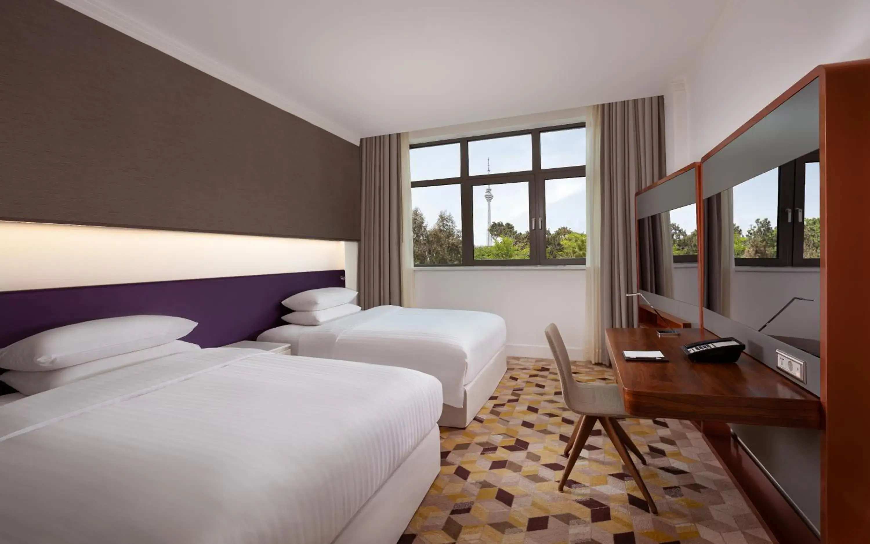 Guest room with 2 Twin/Single Bed(s), Garden view in Sheraton Baku Intourist Guest room with 2 Twin/Single Bed(s), Garden view in Sheraton Baku Intourist