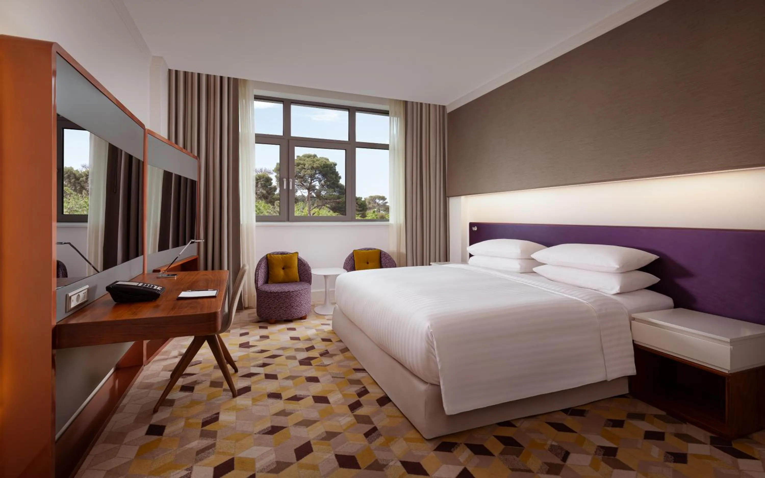 Bed in Sheraton Baku Intourist