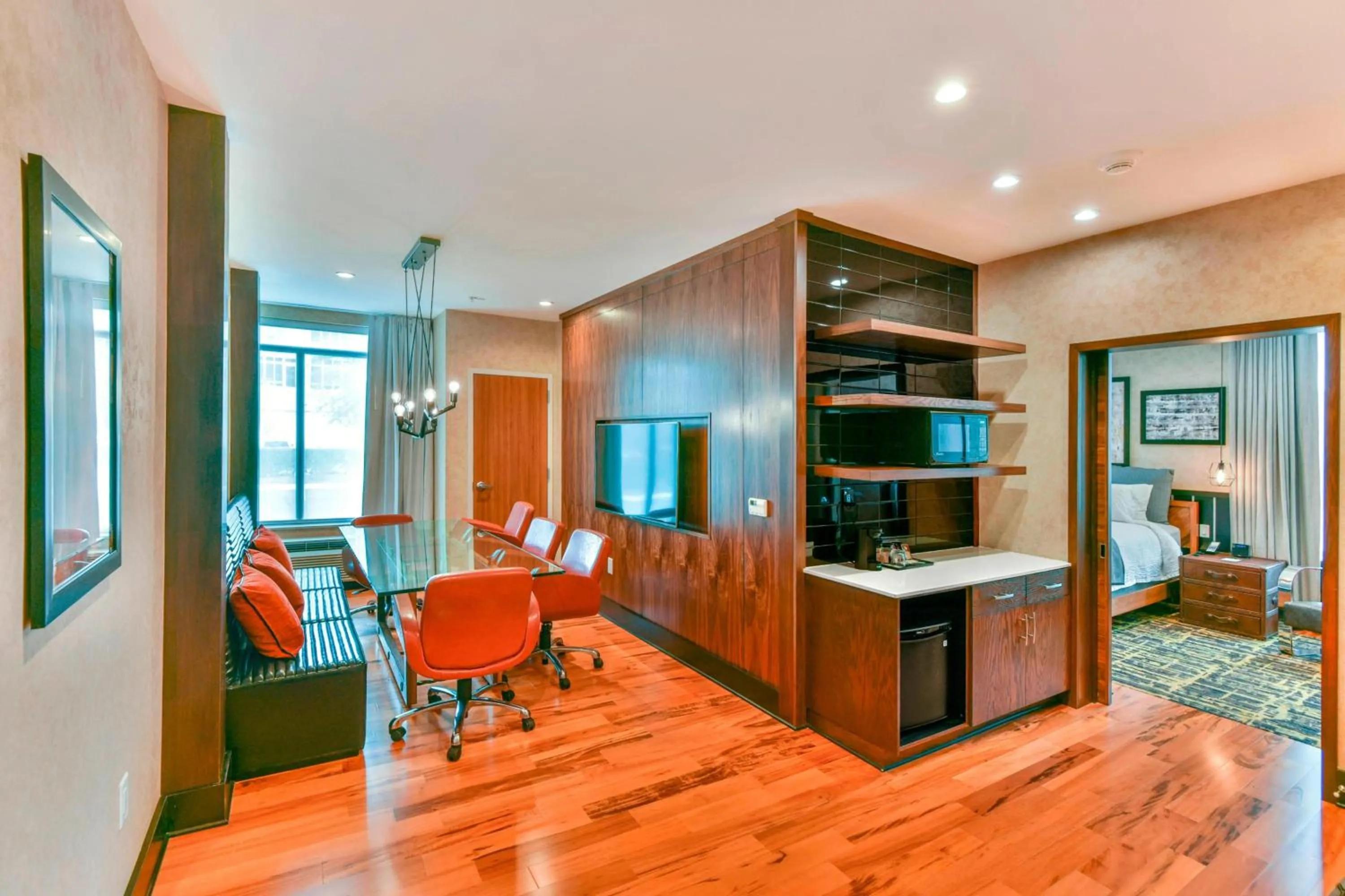 Photo of the whole room in SpringHill Suites by Marriott Wilmington Wrightsville Beach