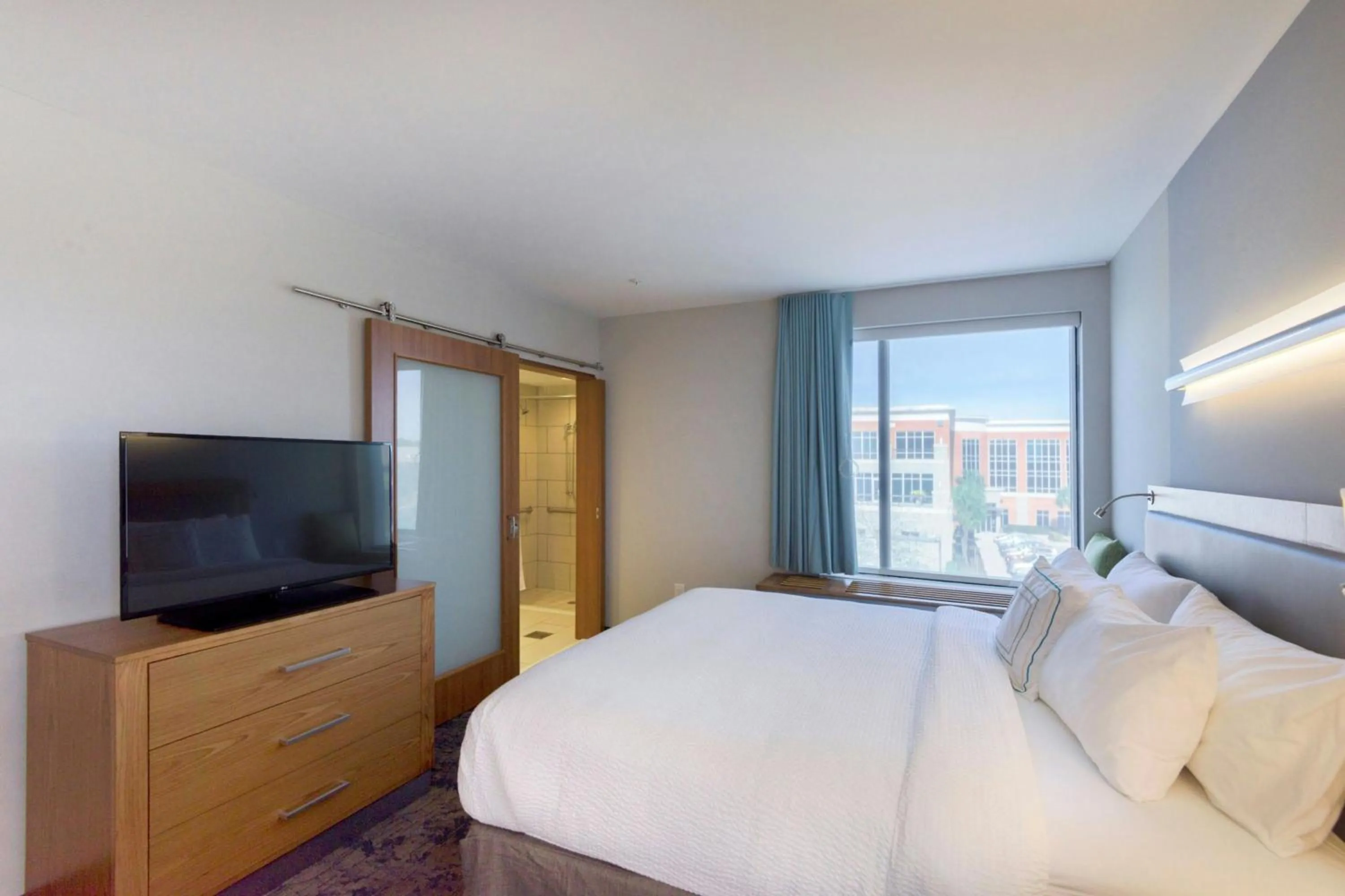 Bedroom, Bed in SpringHill Suites by Marriott Wilmington Wrightsville Beach