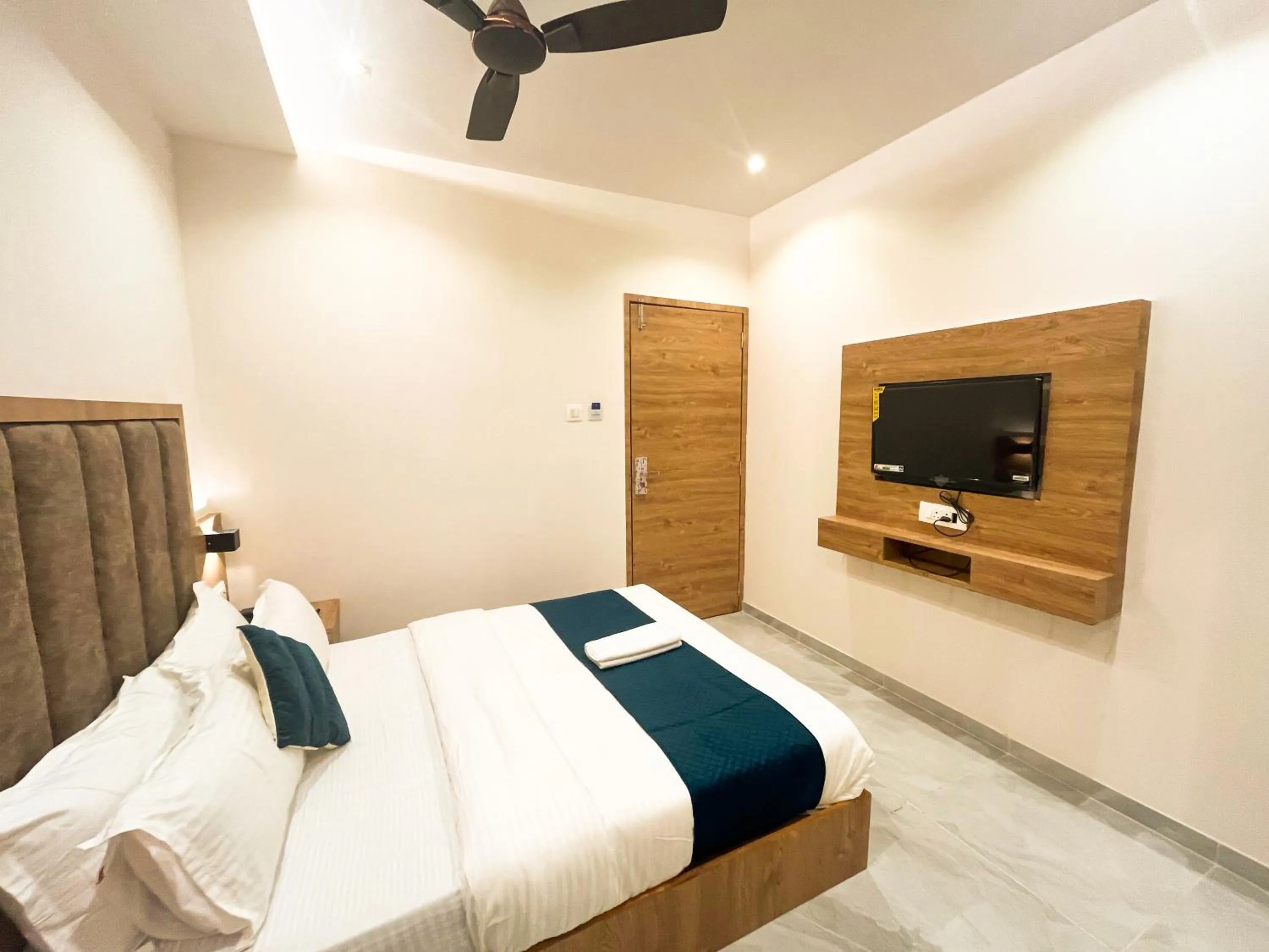 Bed in Hotel Grand Executive