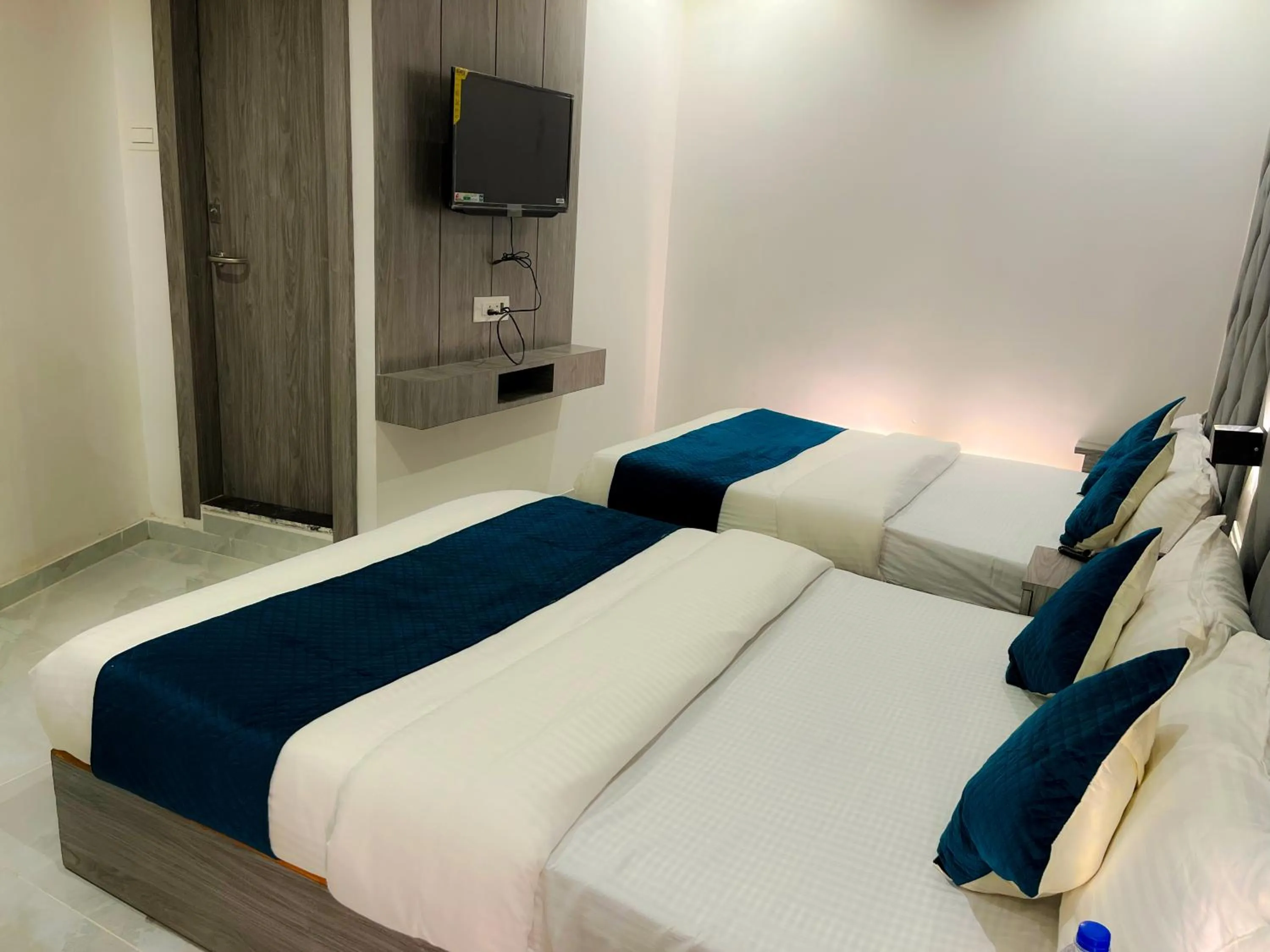 Communal lounge/ TV room in Hotel Grand Executive