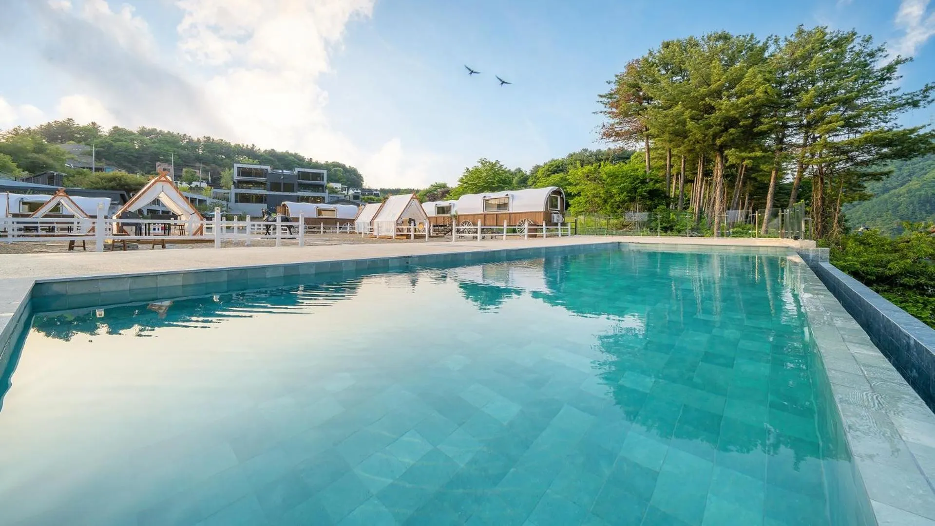 Property building in Gapyeong JH PoolVilla & glamping