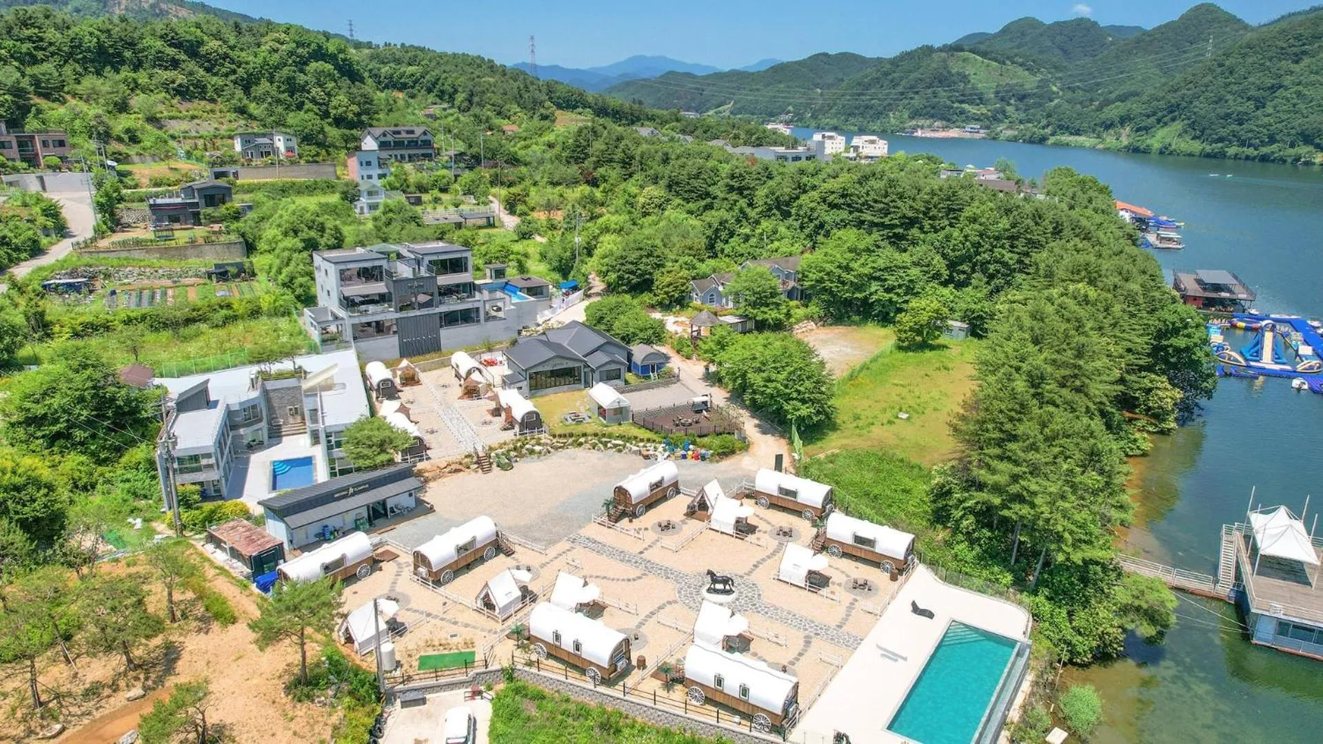 Property building in Gapyeong JH PoolVilla & glamping