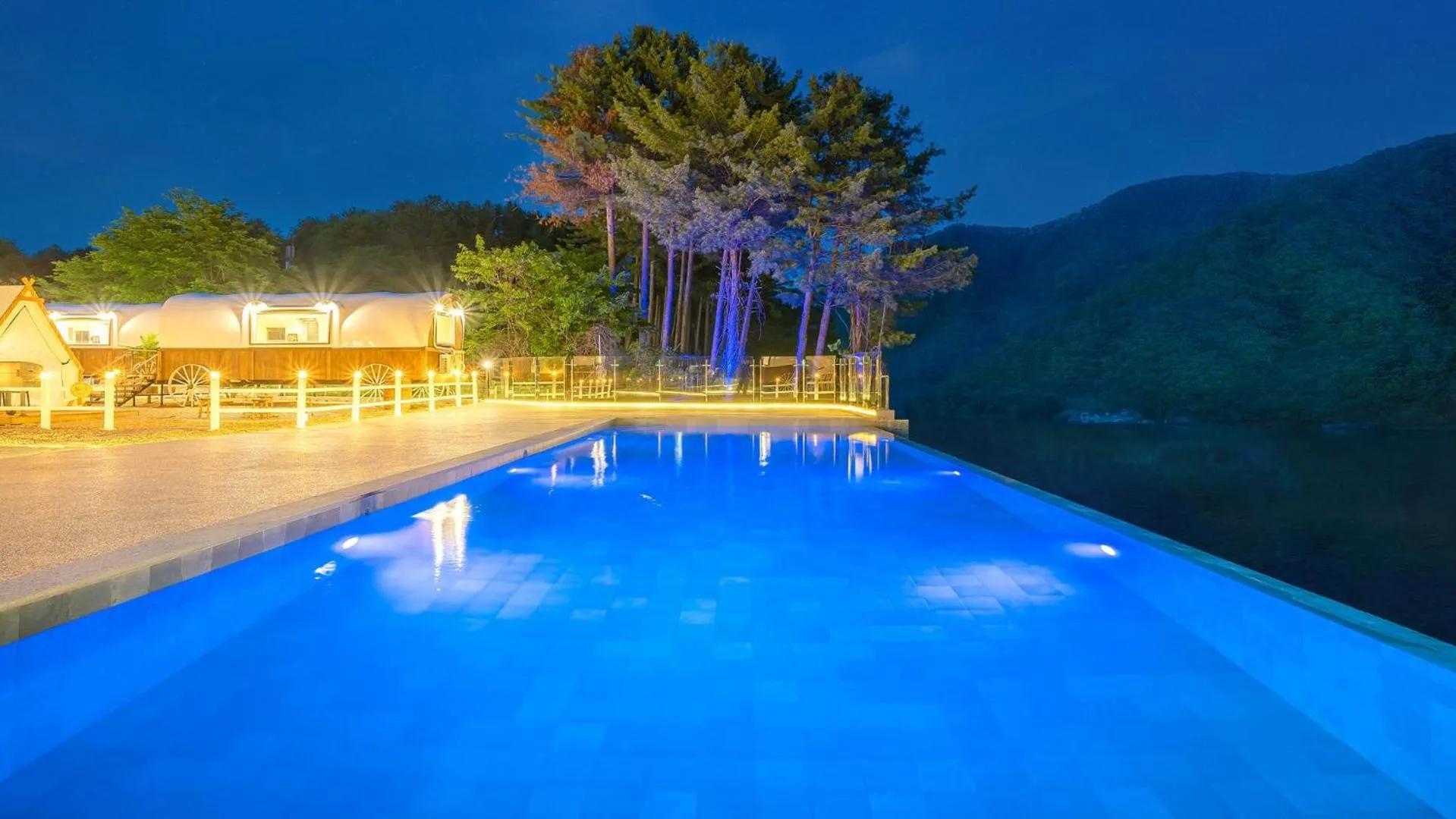 Property building in Gapyeong JH PoolVilla & glamping