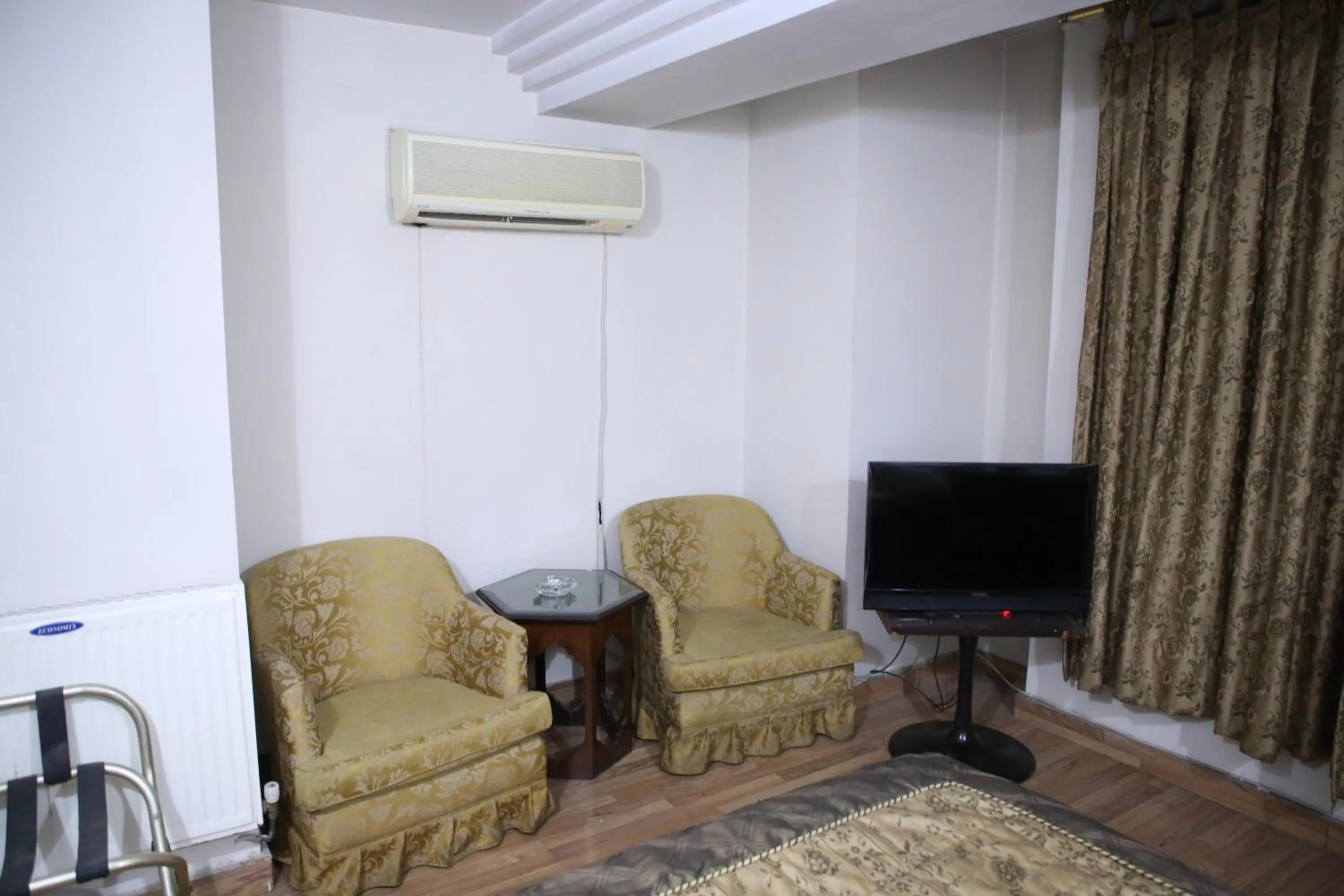 TV and multimedia in Carlton Tower Hotel Lahore