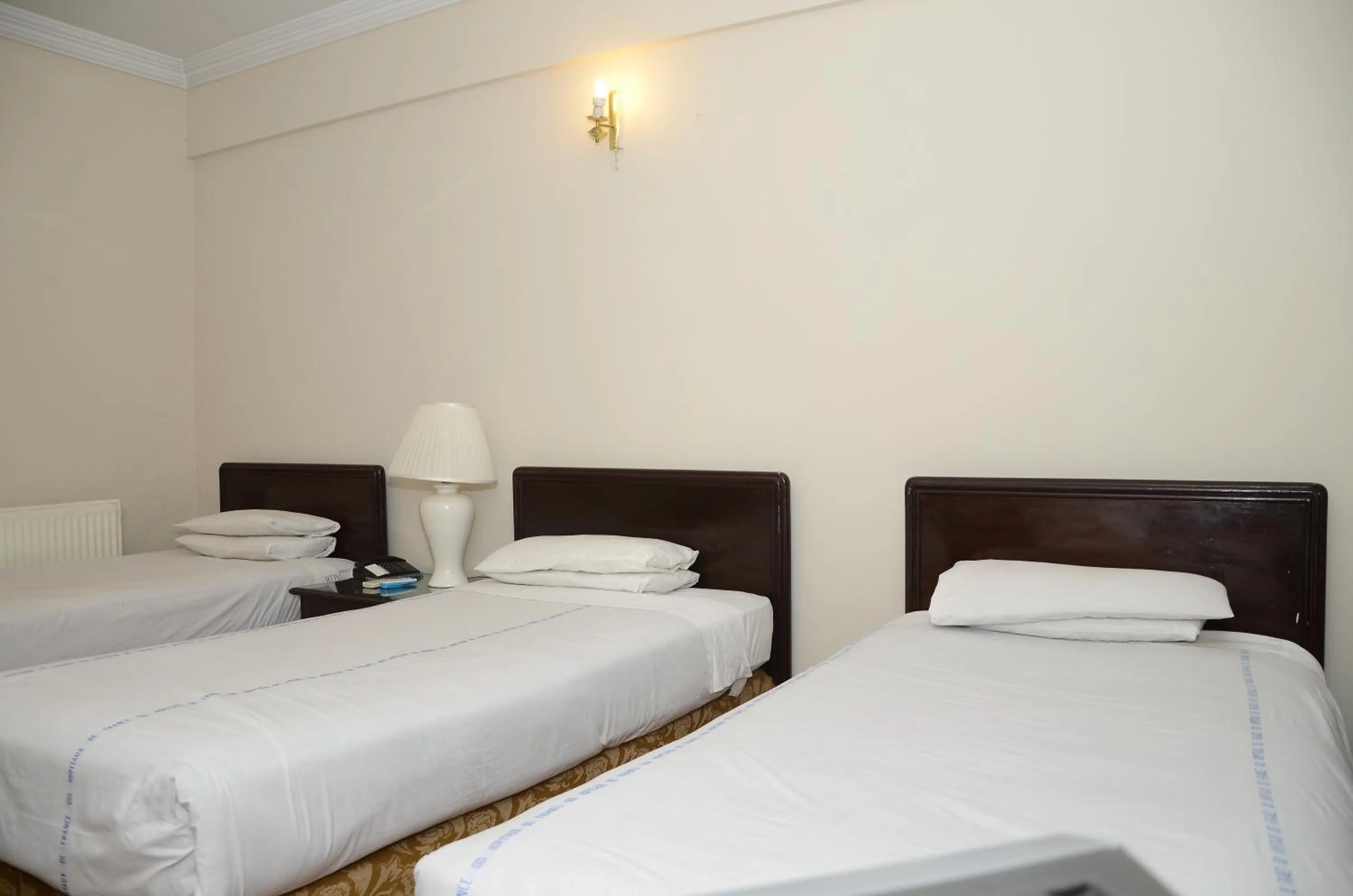 Bedroom, Bed in Carlton Tower Hotel Lahore