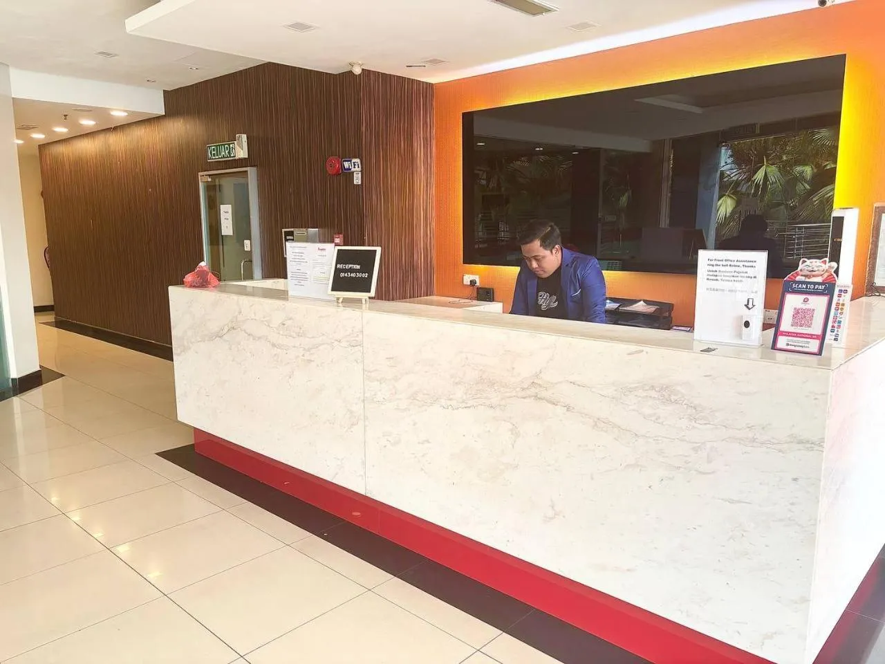 Staff in Signature Hotel by Easy Nap