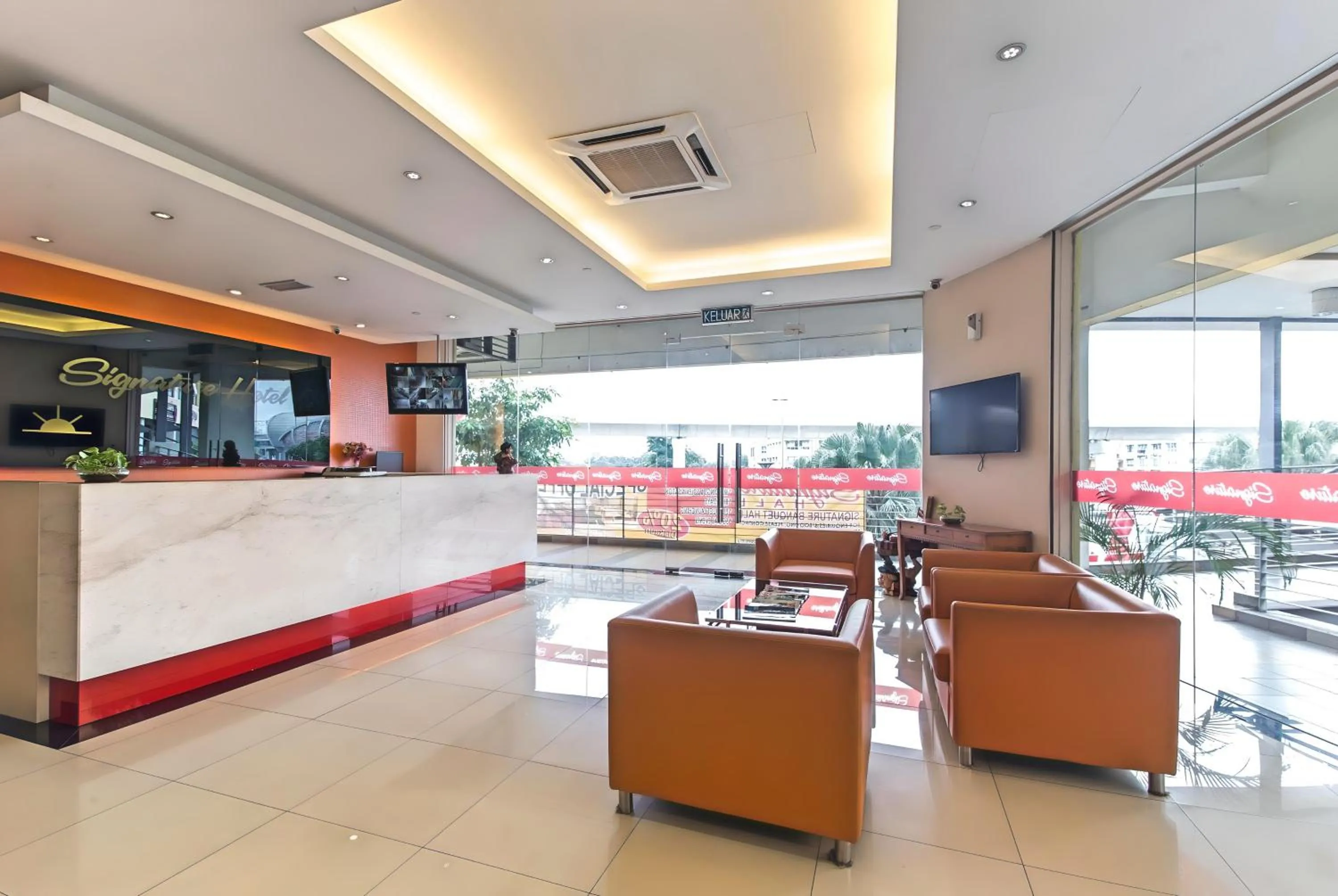 Lobby or reception in Signature Hotel by Easy Nap