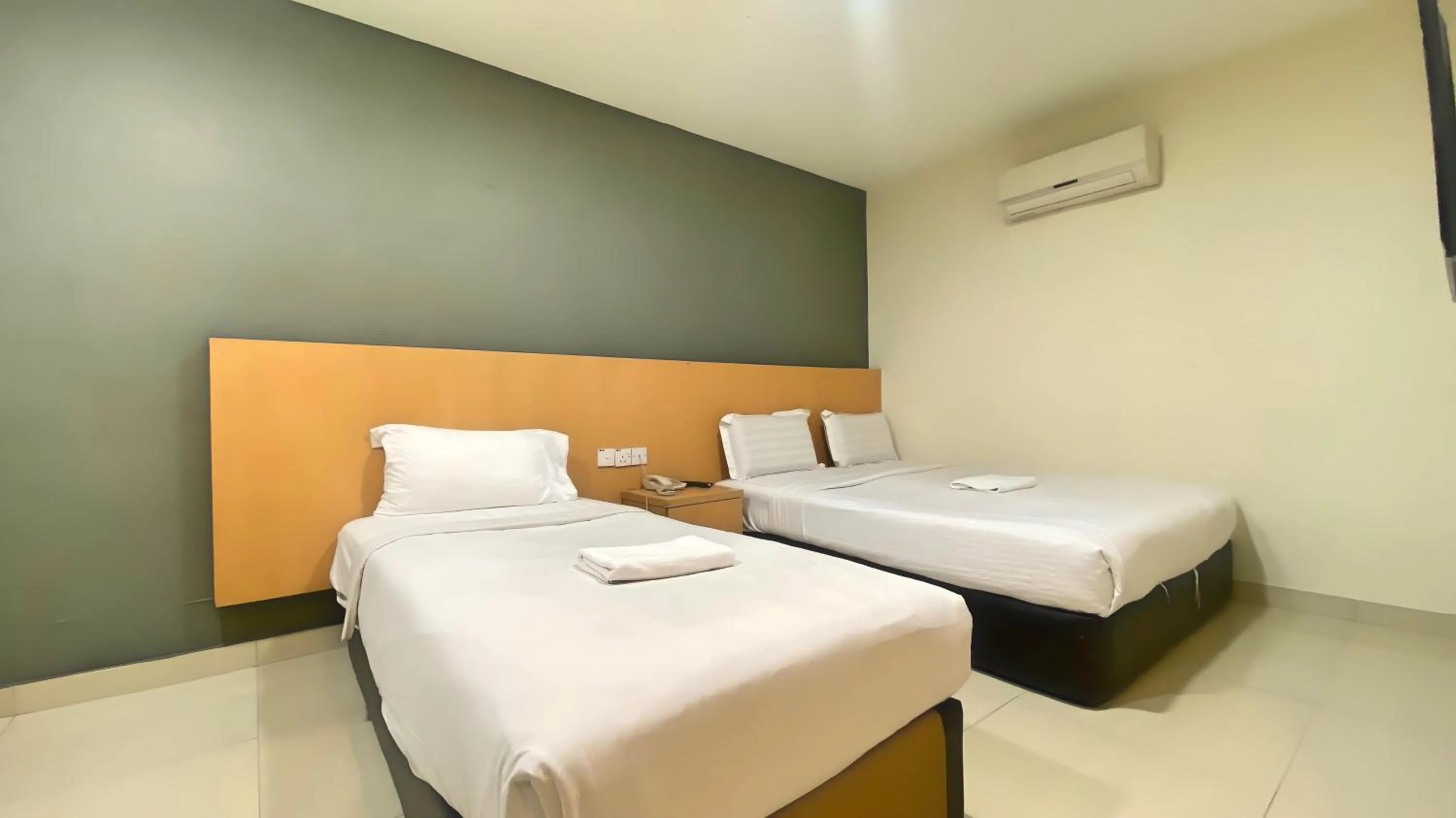 Bedroom, Bed in Signature Hotel by Easy Nap