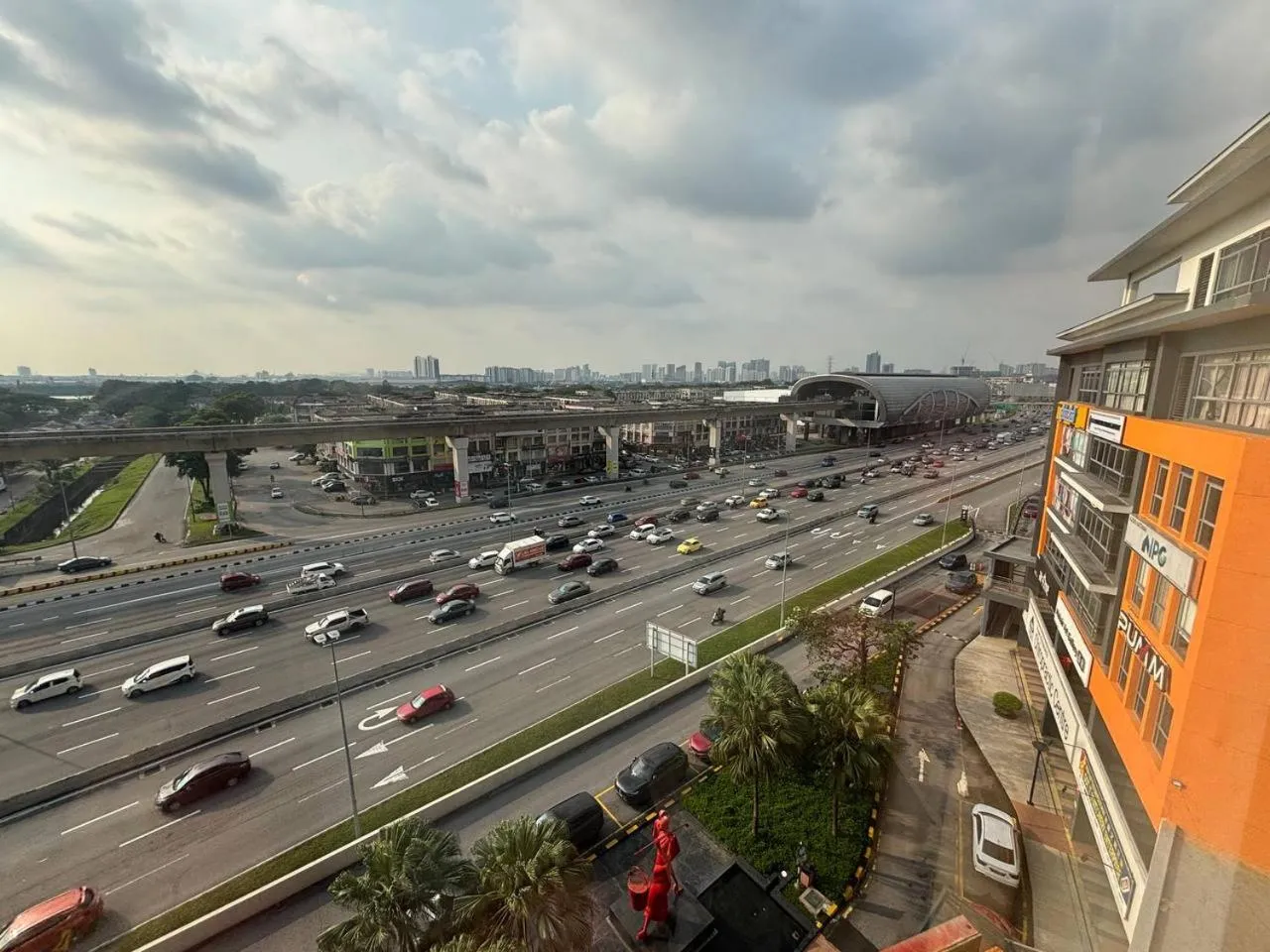 Street view in Signature Hotel by Easy Nap