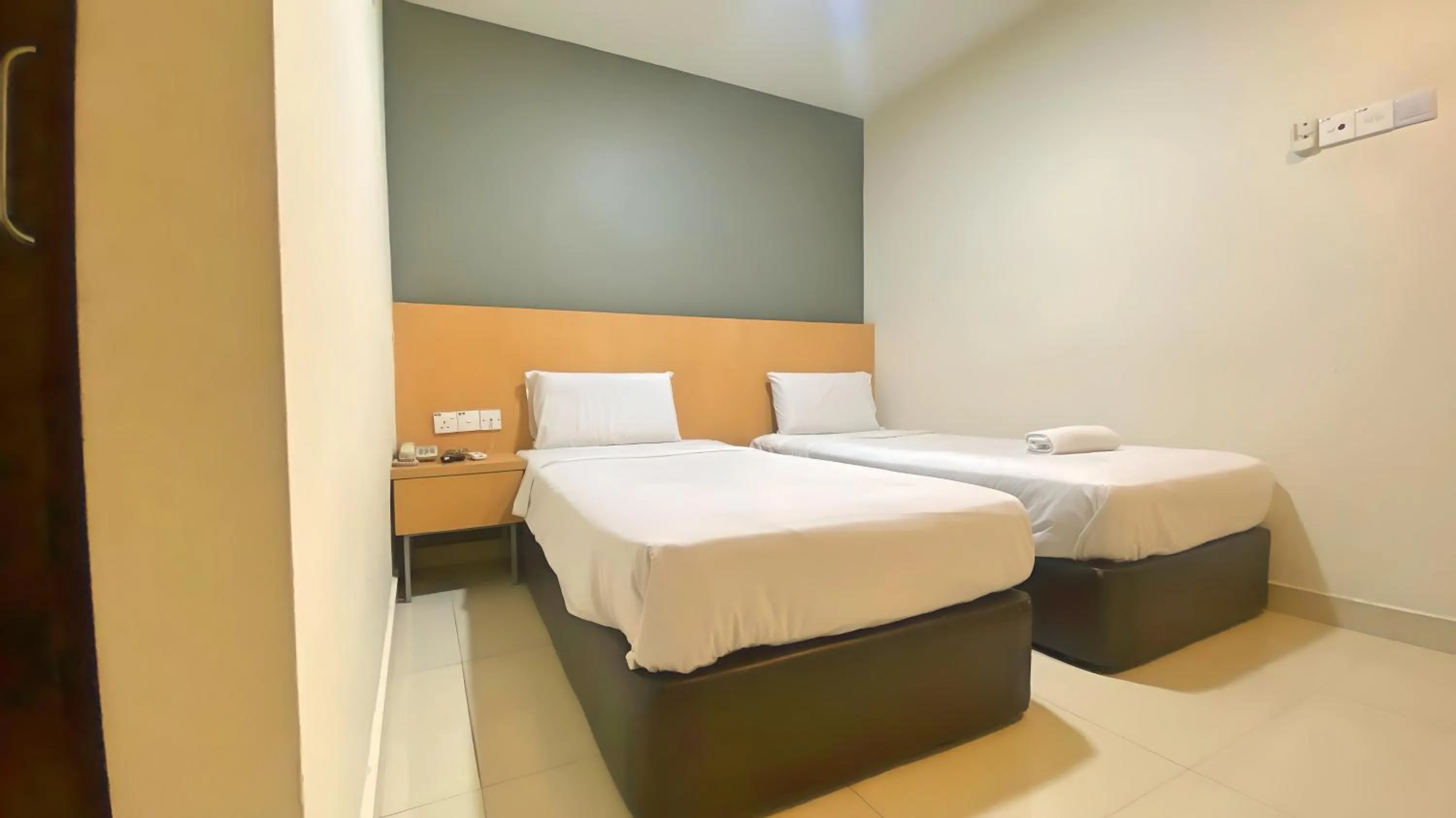 Bedroom, Bed in Signature Hotel by Easy Nap