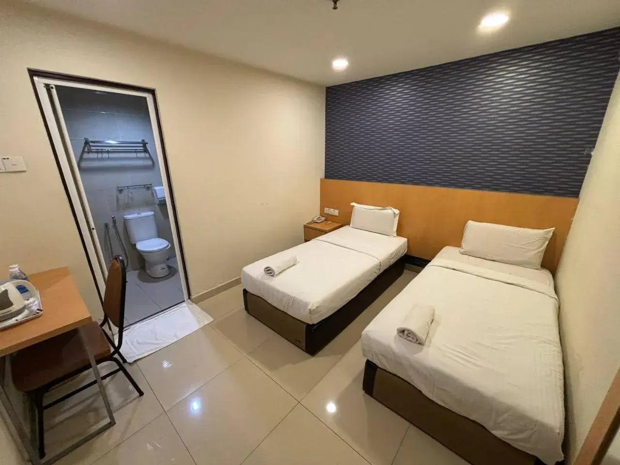 Twin Room in Signature Hotel by Easy Nap Twin Room in Signature Hotel by Easy Nap