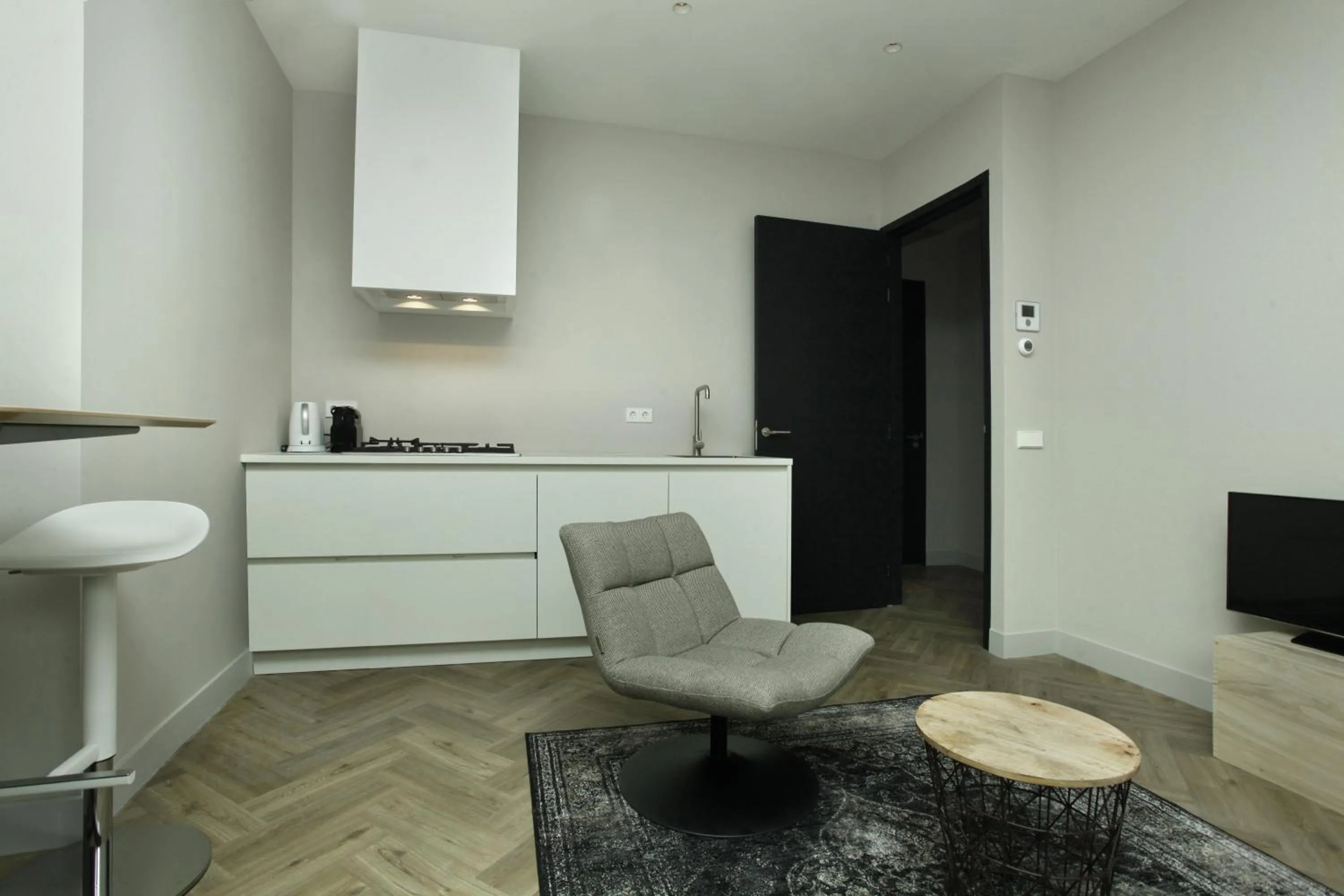 TV and multimedia in Stayci Serviced Apartments Westeinde