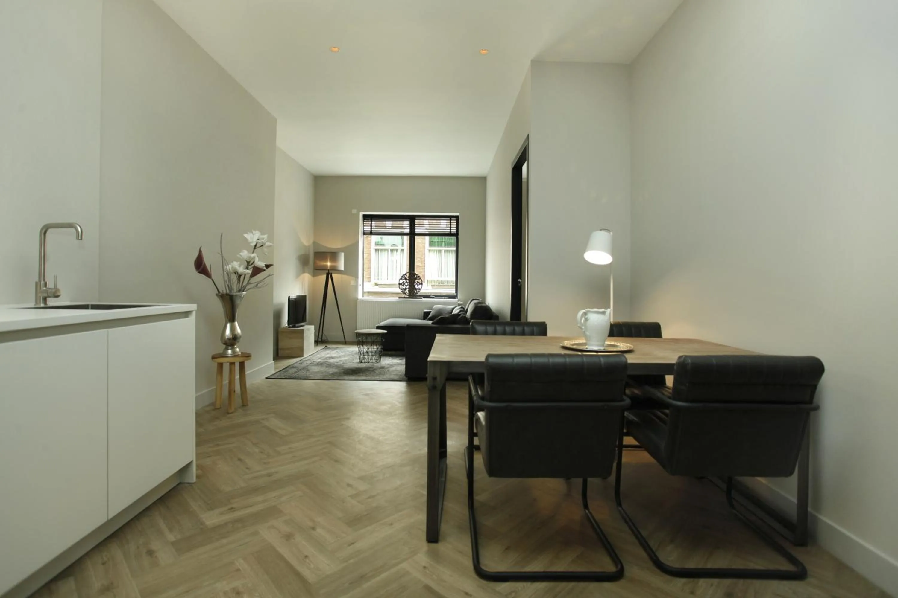 TV and multimedia in Stayci Serviced Apartments Westeinde
