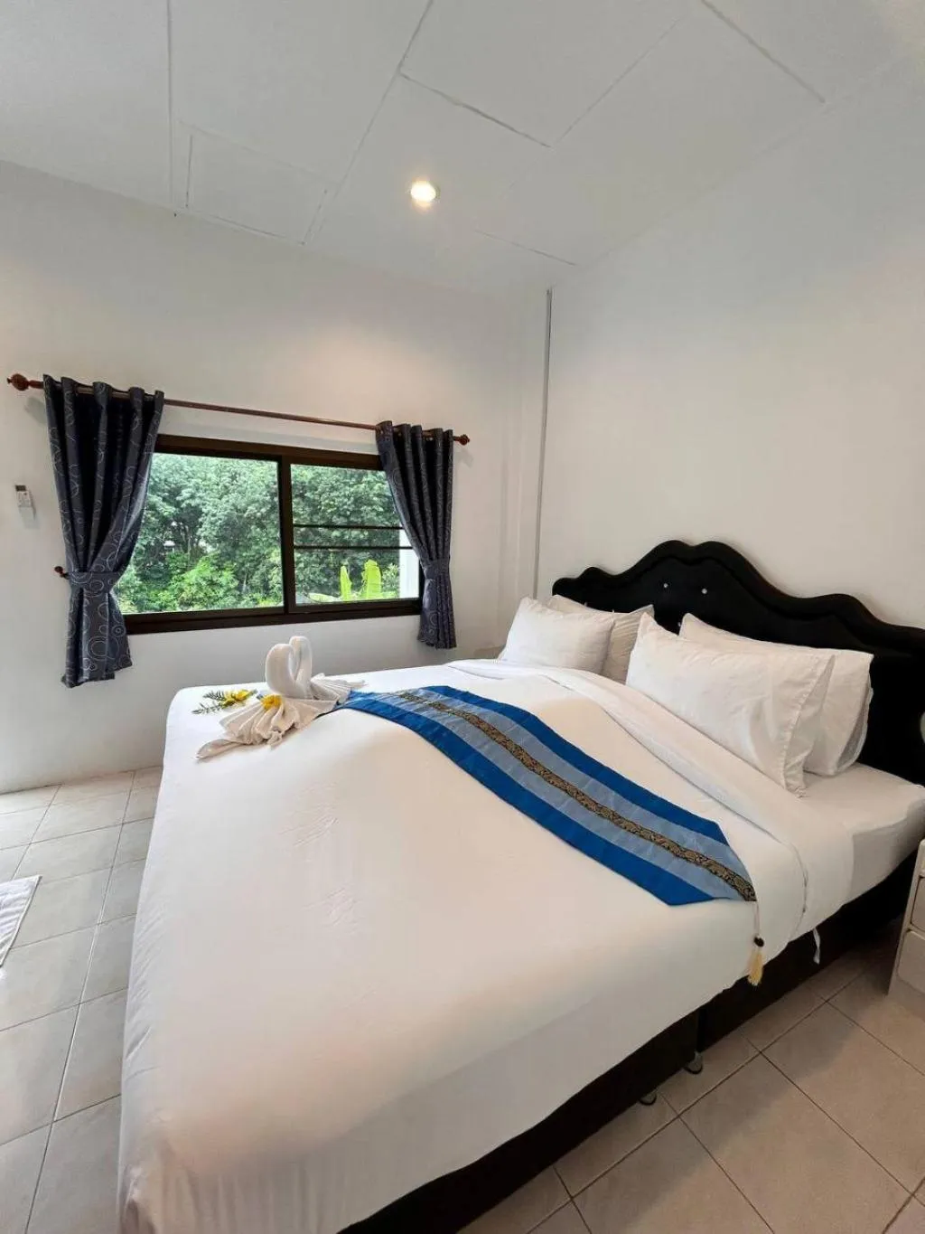 Bed in Private Paradise Resort