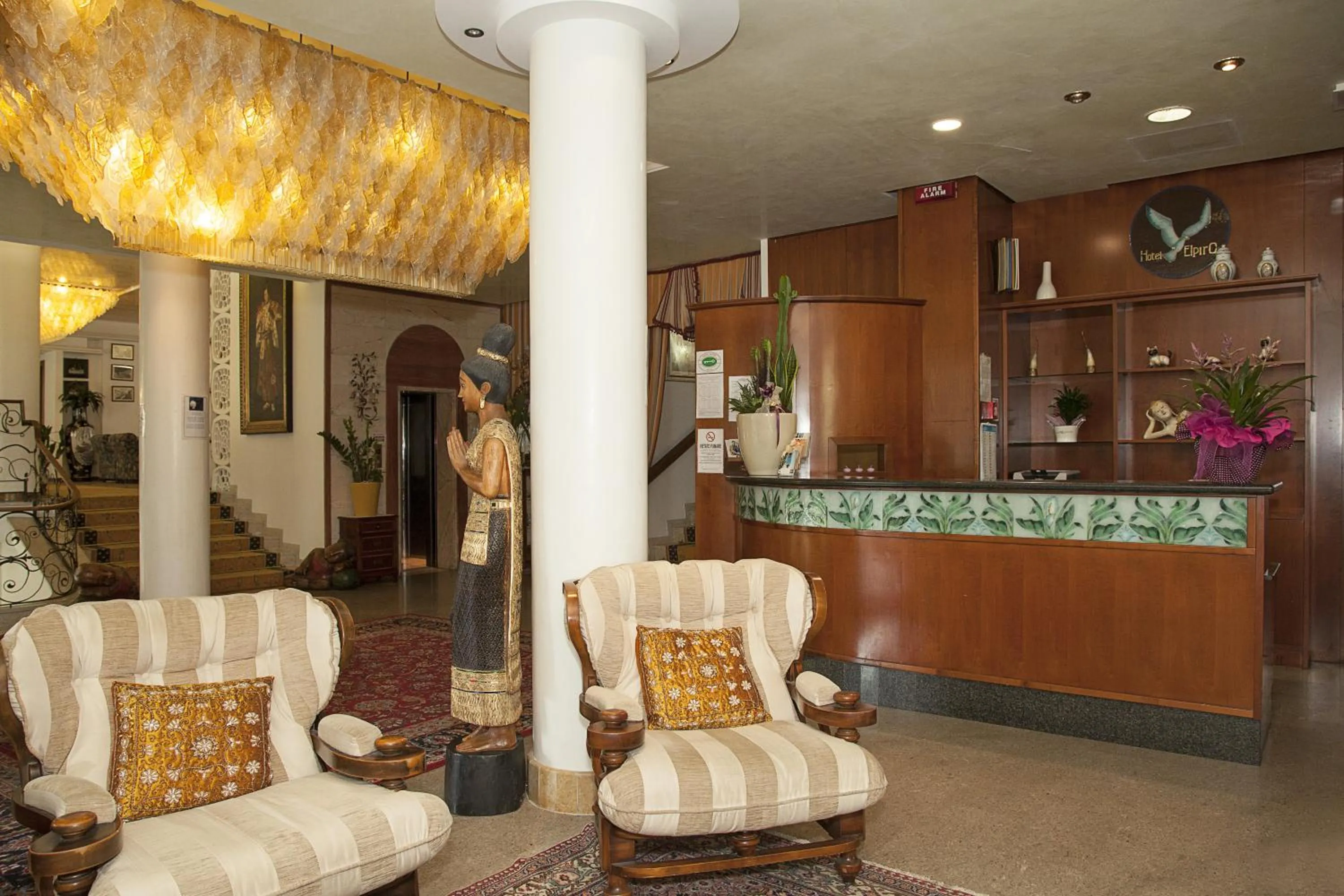 Lobby or reception in Hotel Elpiro
