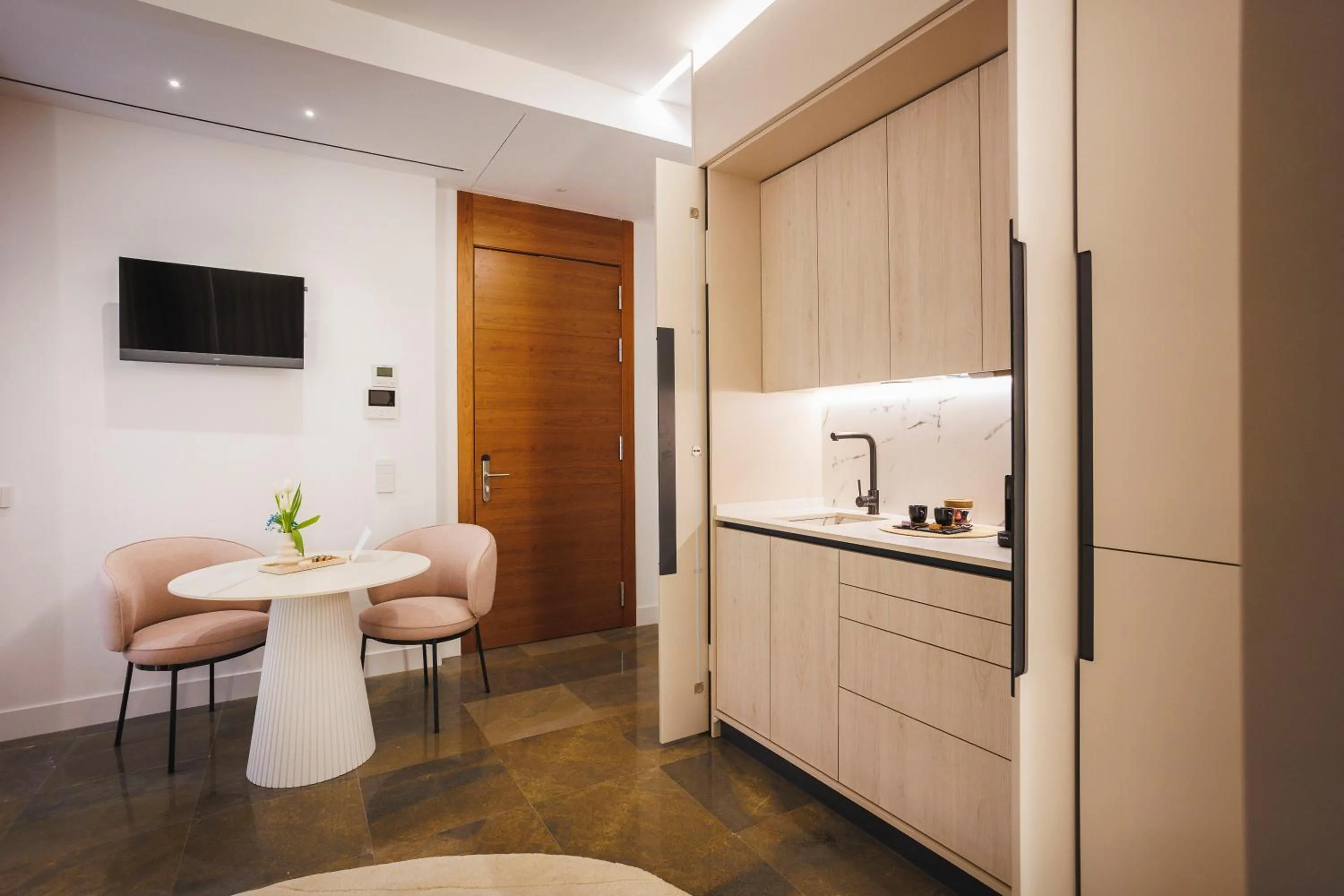 Kitchen or kitchenette in Corral del Carbón GG Luxury Hotel Boutique