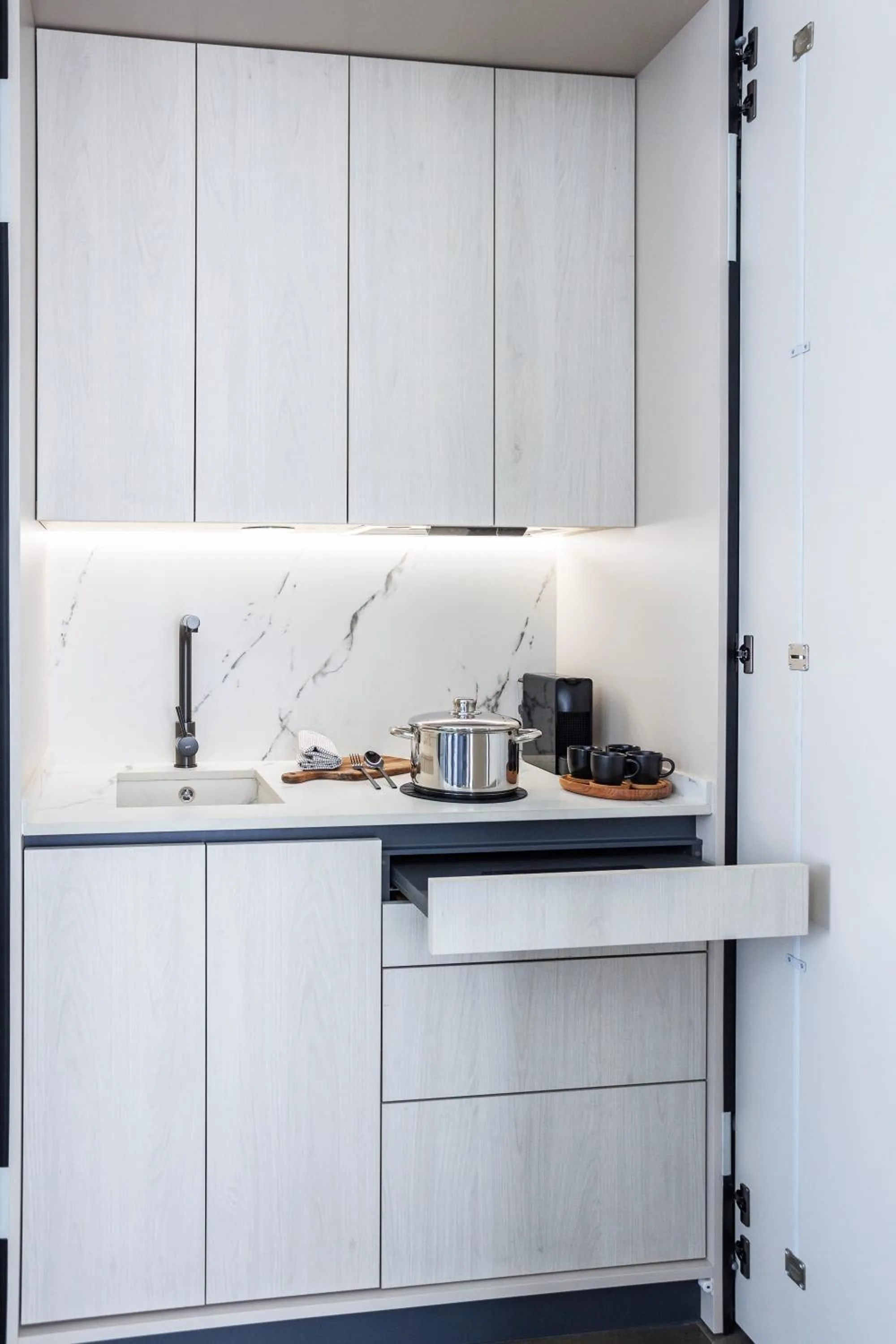 Kitchen or kitchenette in Corral del Carbón GG Luxury Hotel Boutique