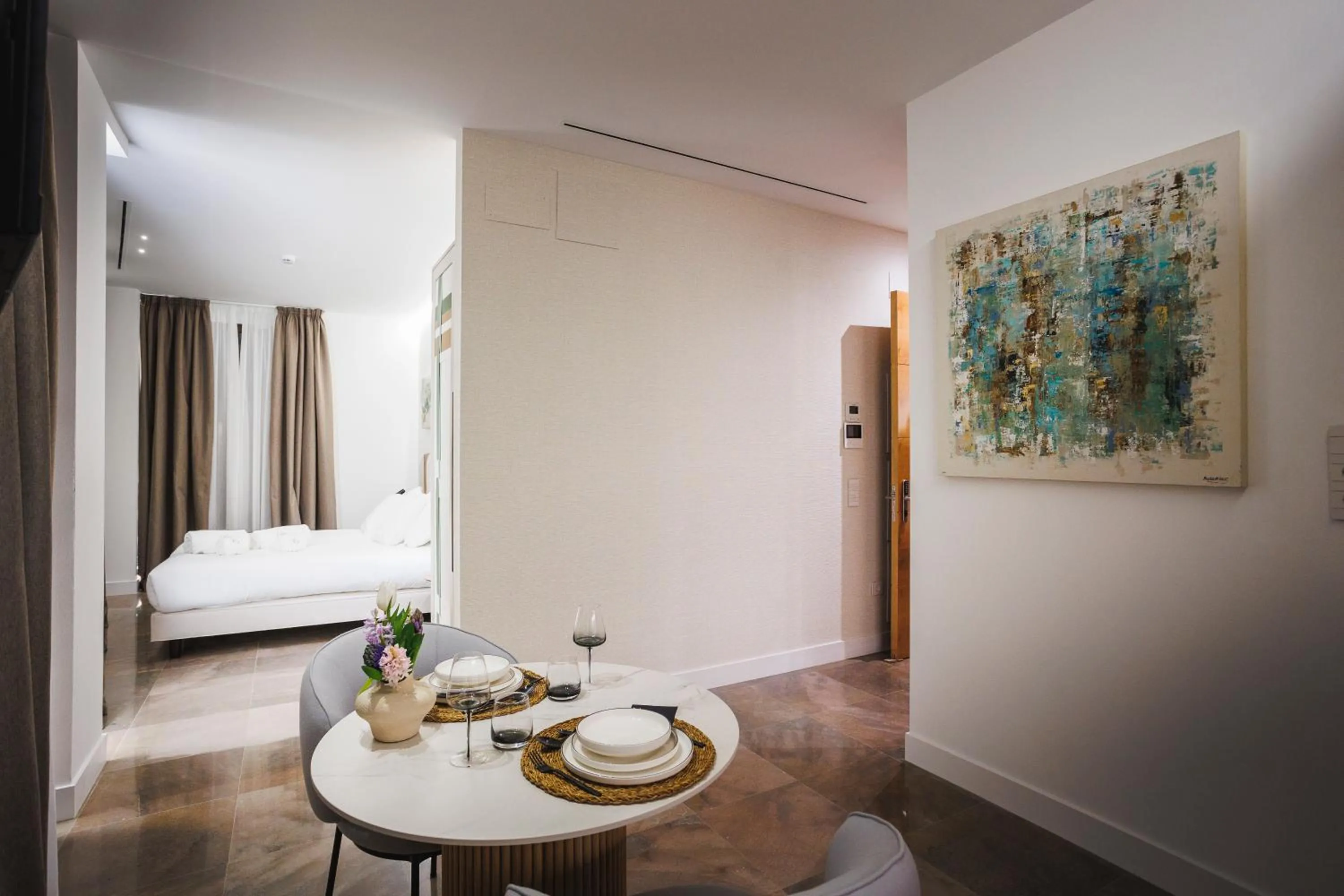 Photo of the whole room, Bed in Corral del Carbón GG Luxury Hotel Boutique