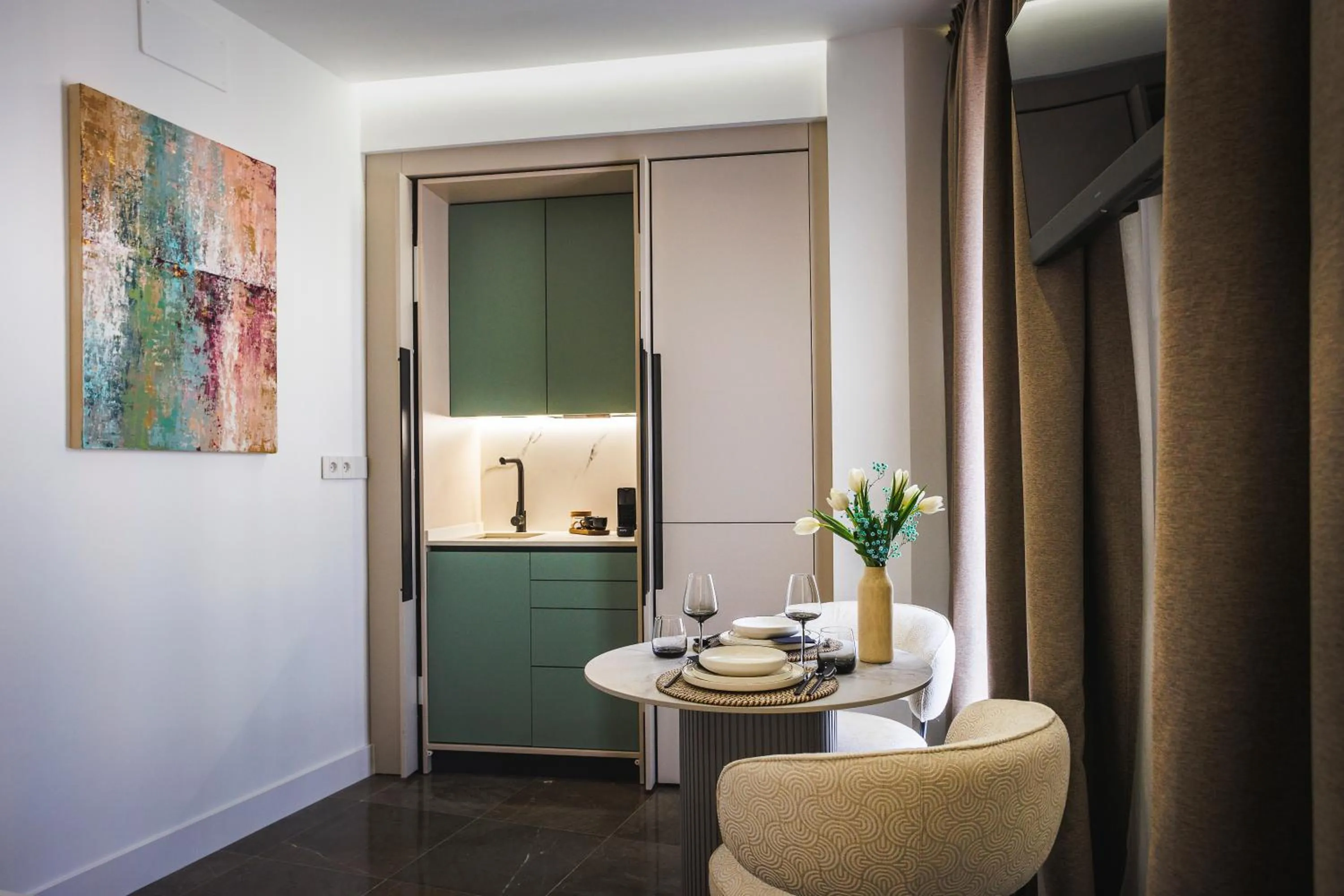 Kitchen or kitchenette in Corral del Carbón GG Luxury Hotel Boutique