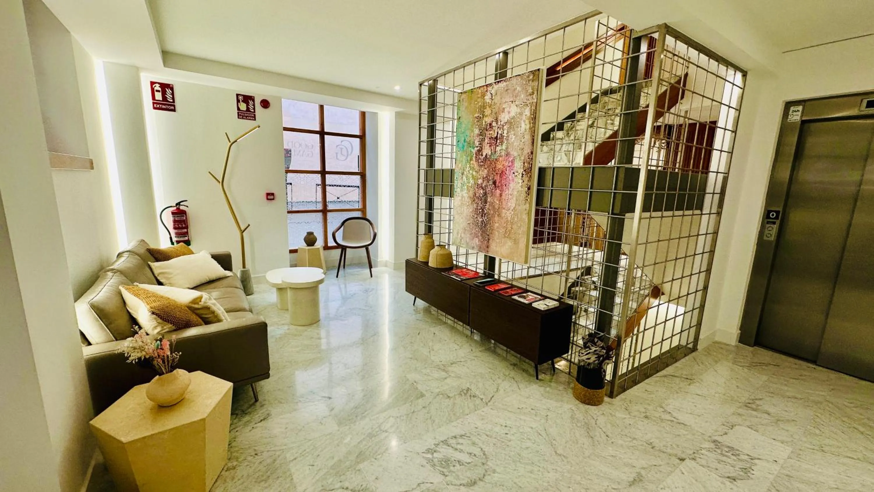 Lobby or reception in Corral del Carbón GG Luxury Hotel Boutique