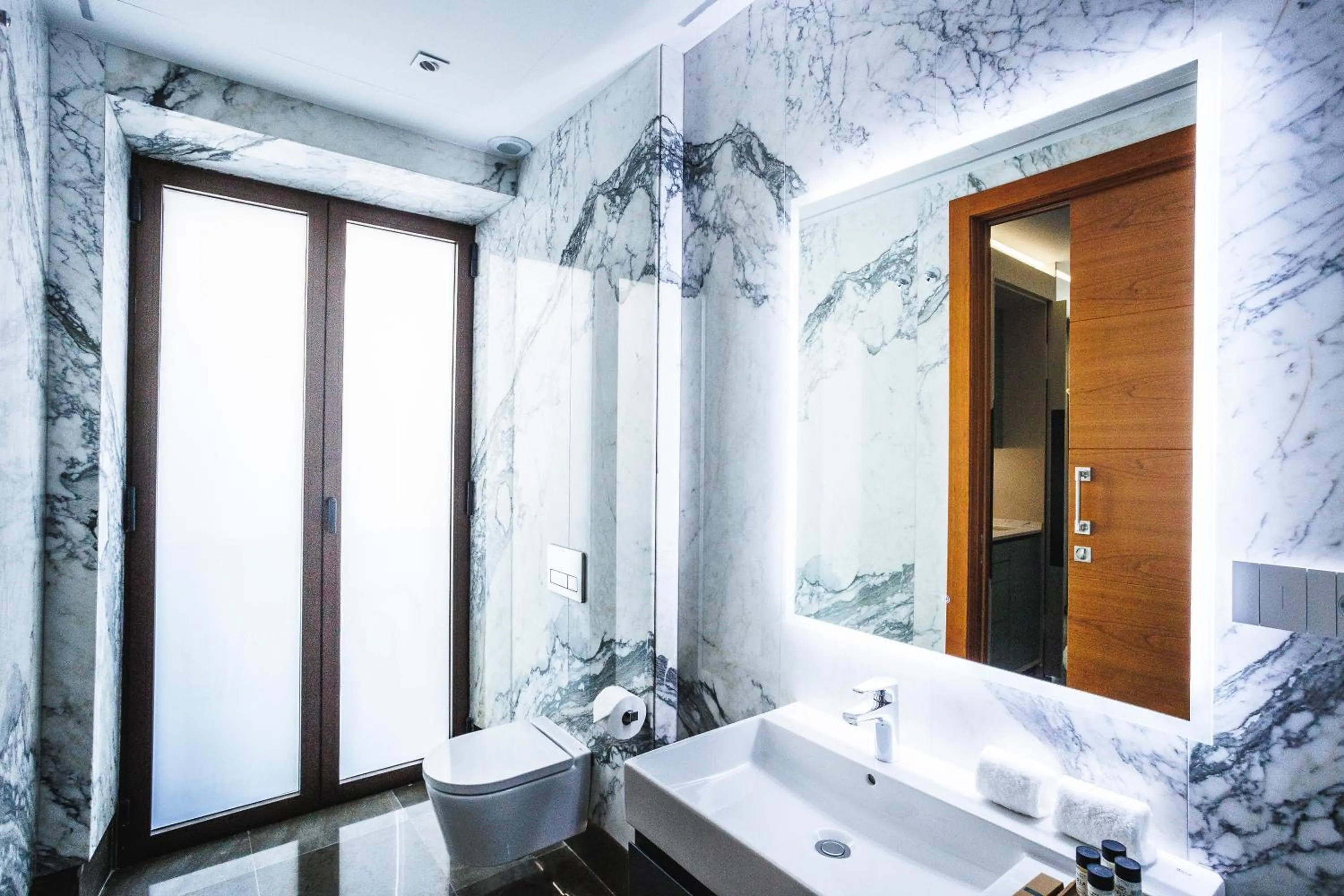 Shower in Corral del Carbón GG Luxury Hotel Boutique