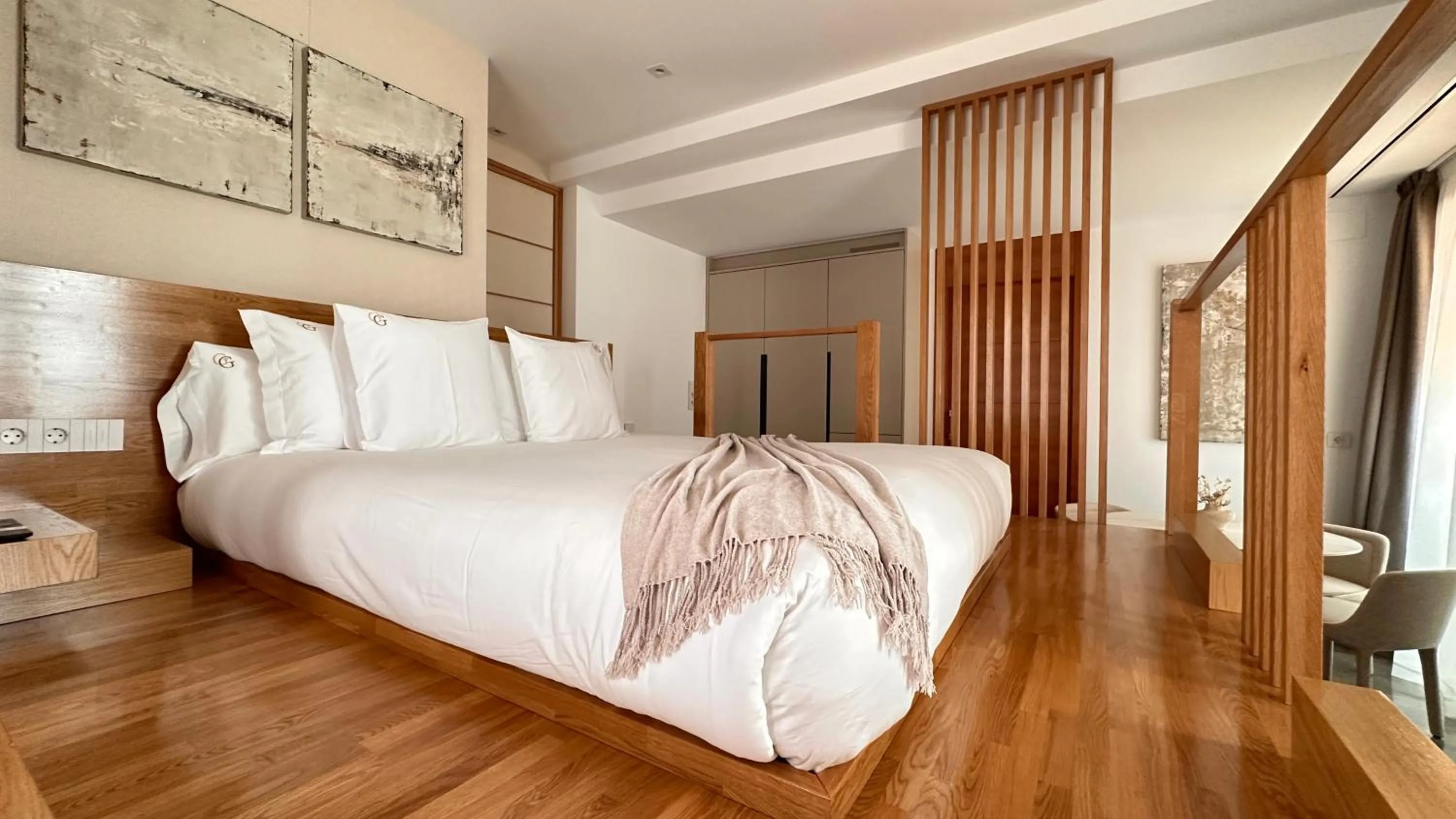 Bed in Corral del Carbón GG Luxury Hotel Boutique