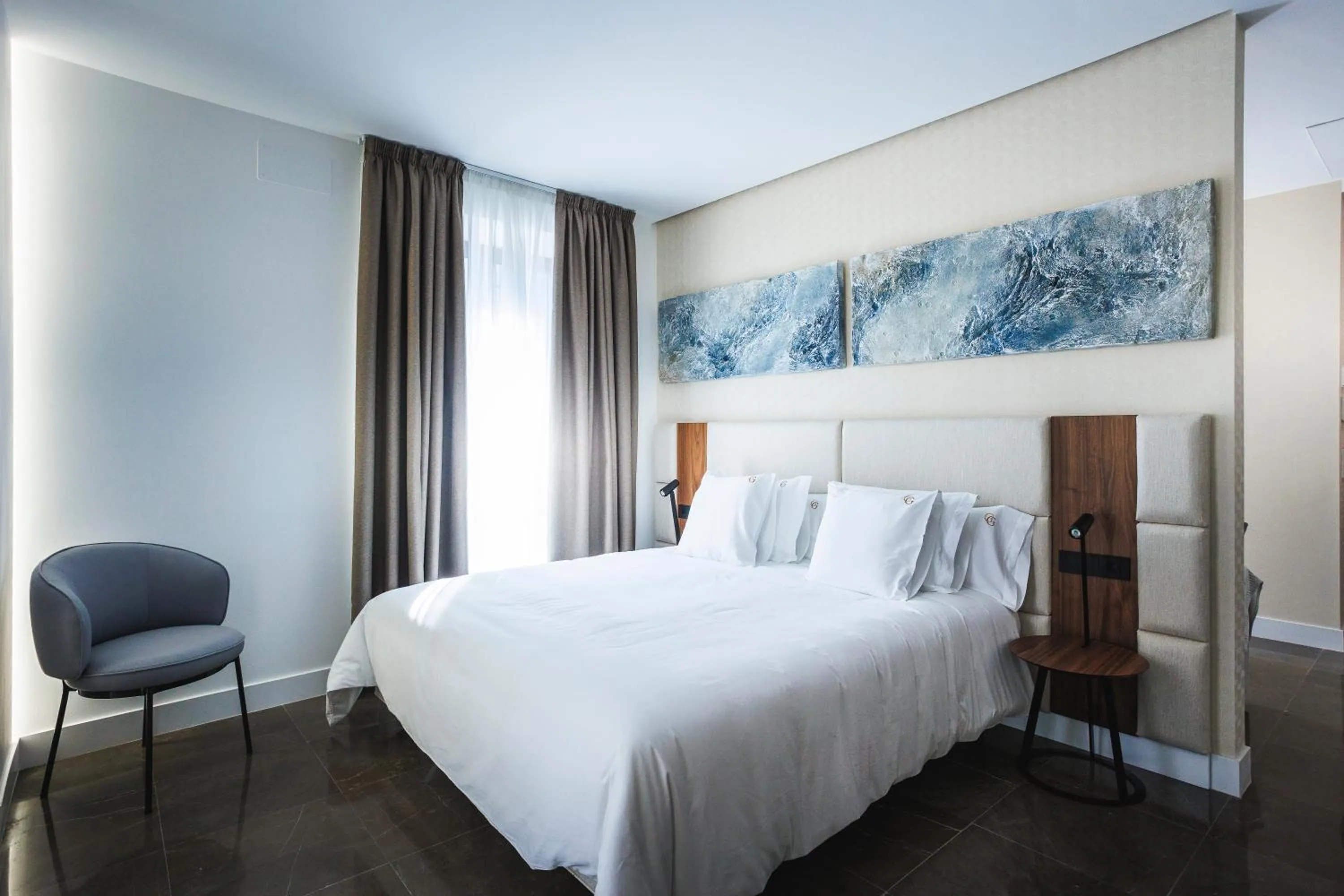 Photo of the whole room, Bed in Corral del Carbón GG Luxury Hotel Boutique