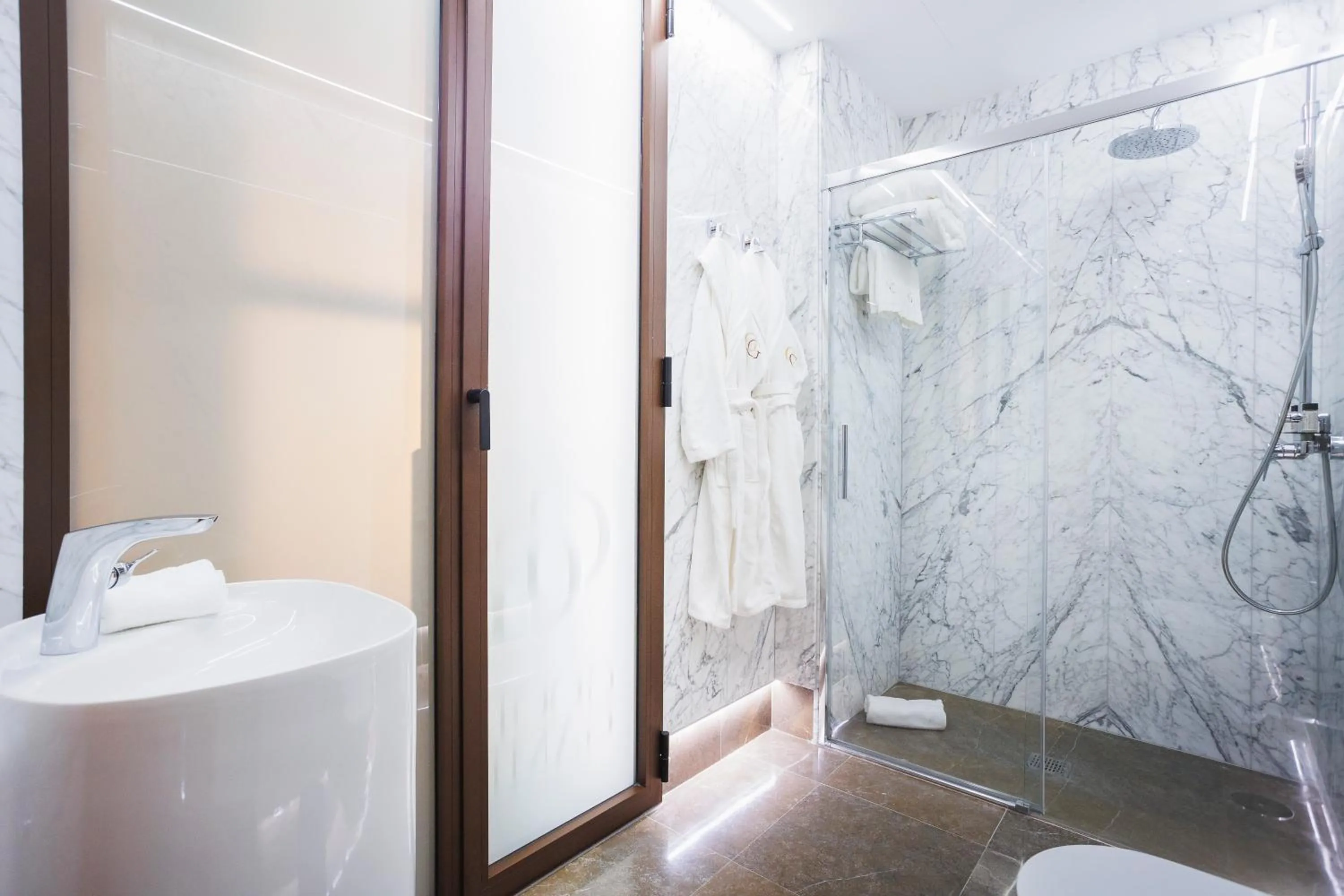Shower in Corral del Carbón GG Luxury Hotel Boutique