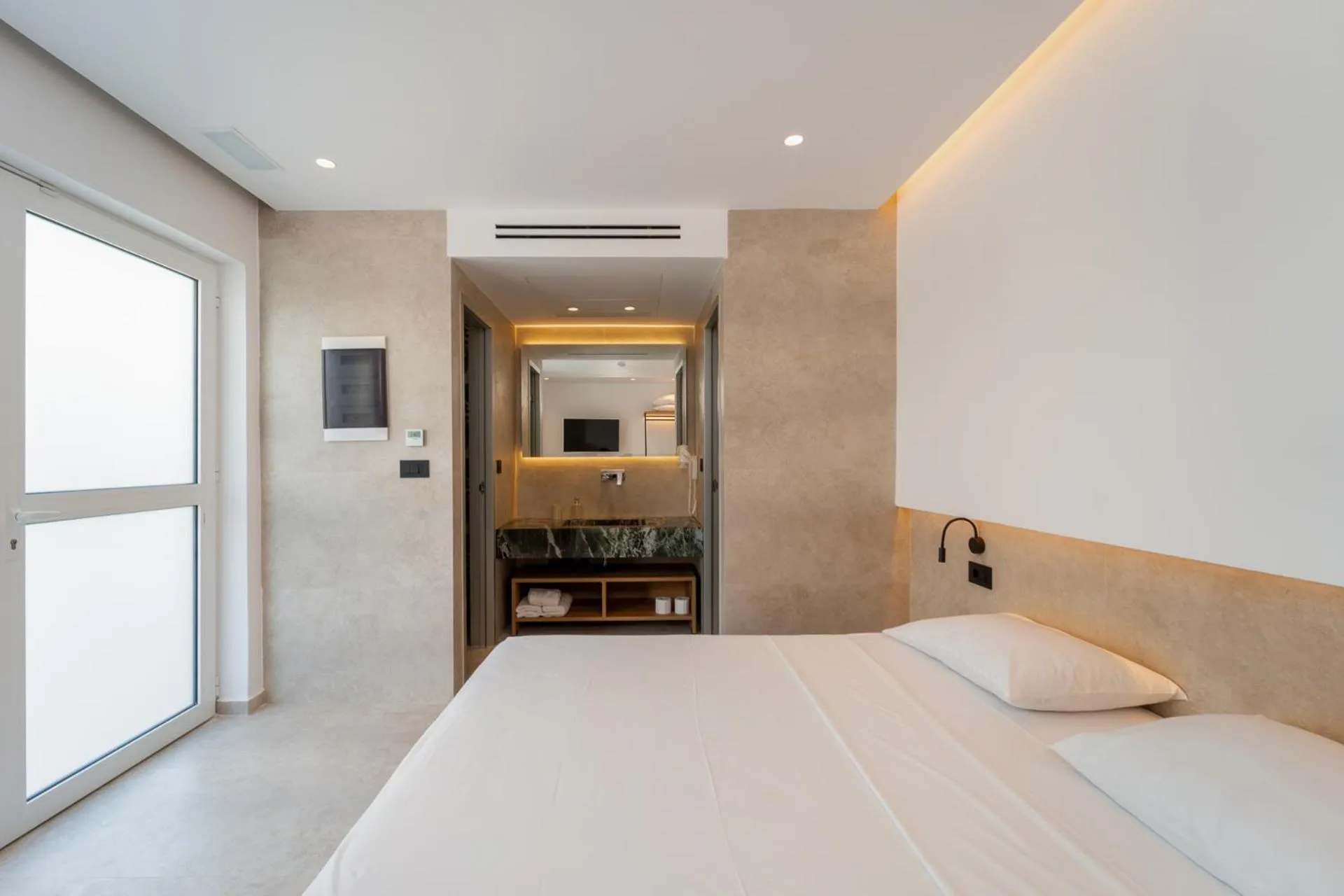 Paloma Seaesta Cabanas
