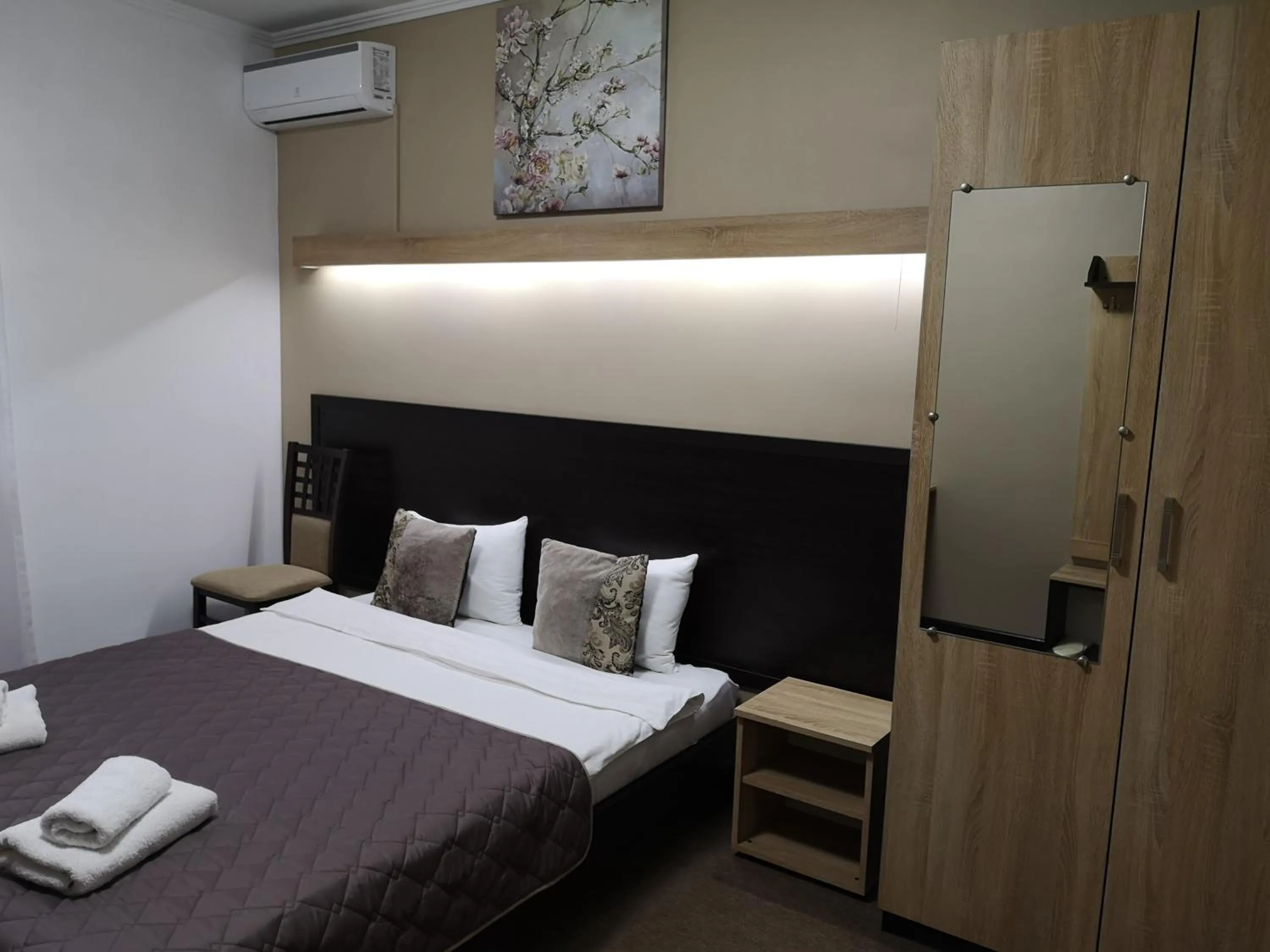 Other, Bed in Orange Hotel