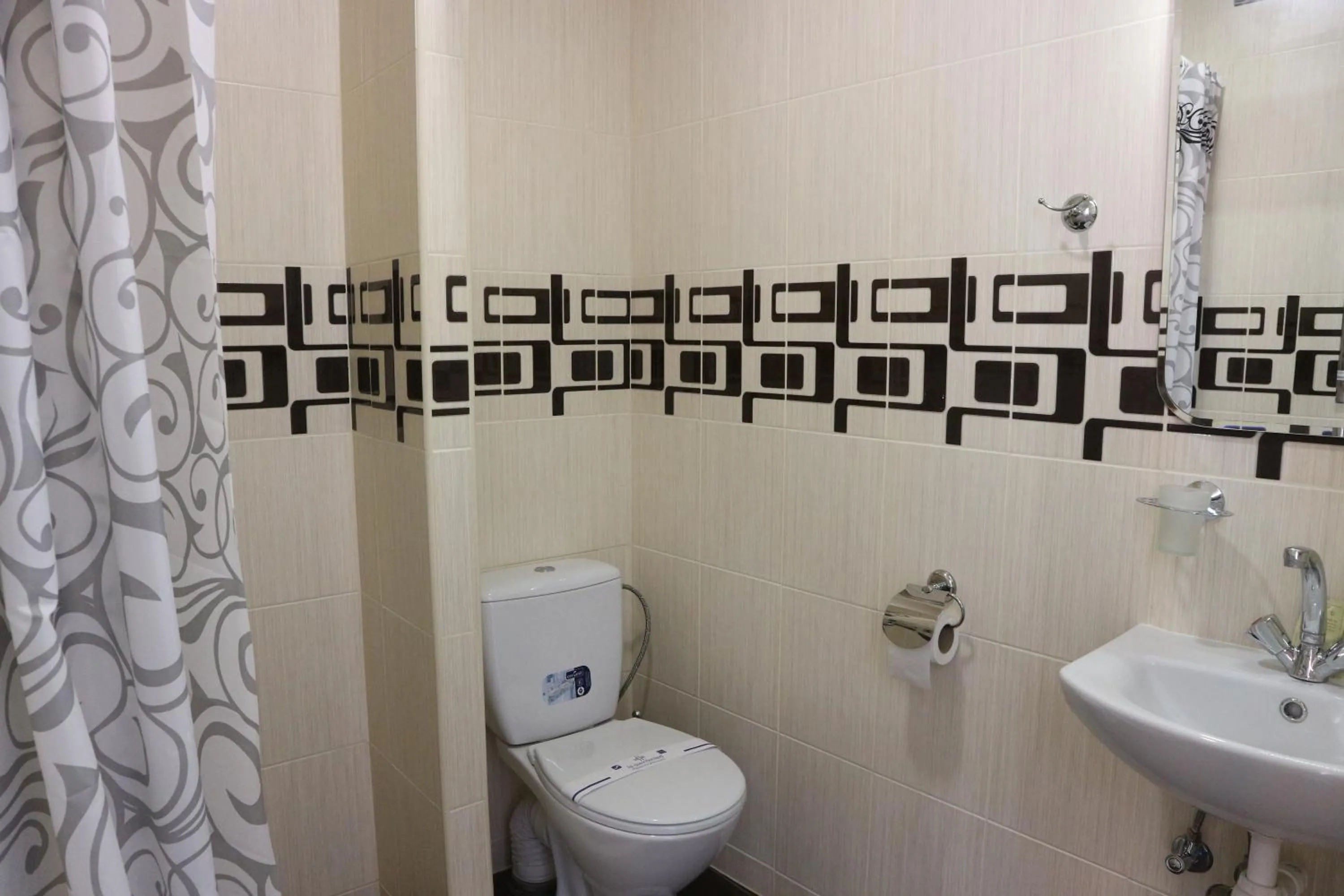 Shower in Orange Hotel