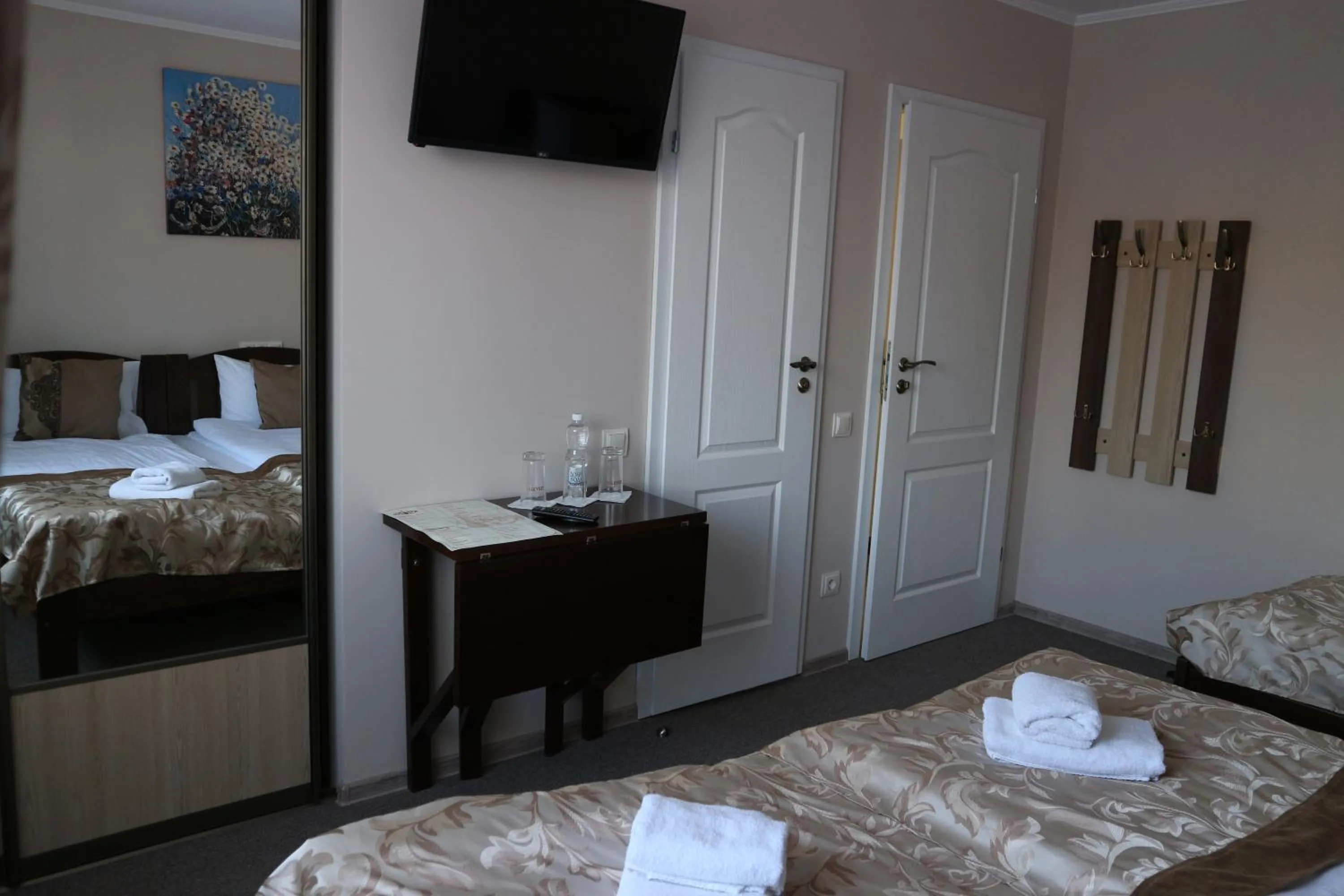 Photo of the whole room, Bed in Orange Hotel