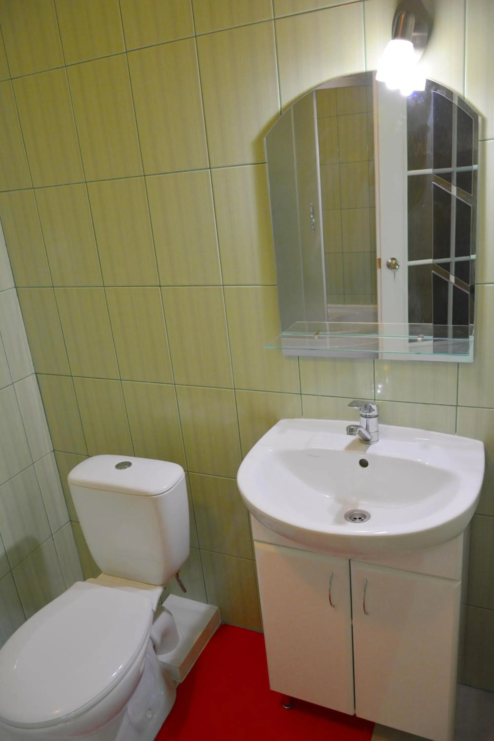 Bathroom in Orange Hotel