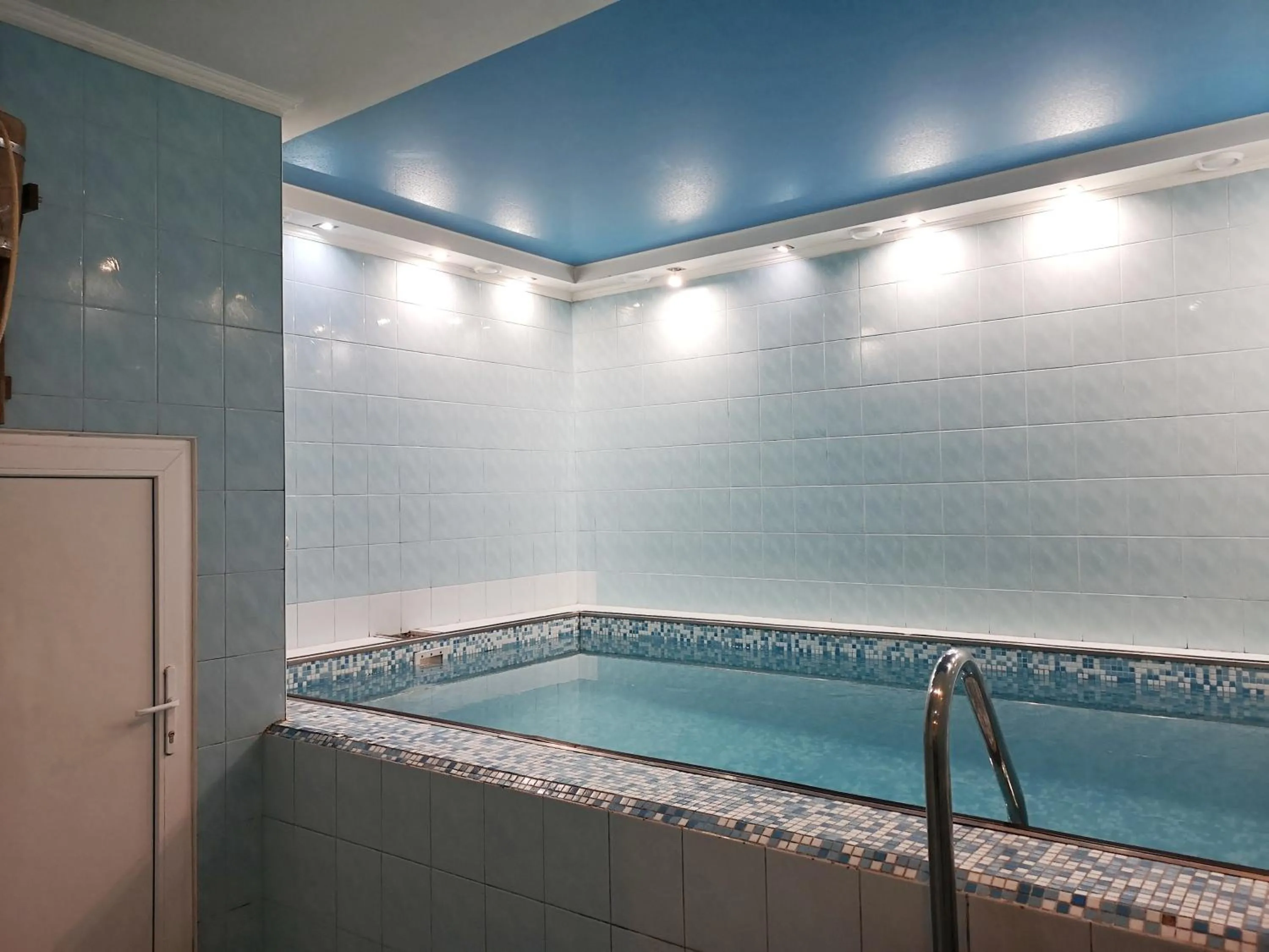Swimming pool in Orange Hotel