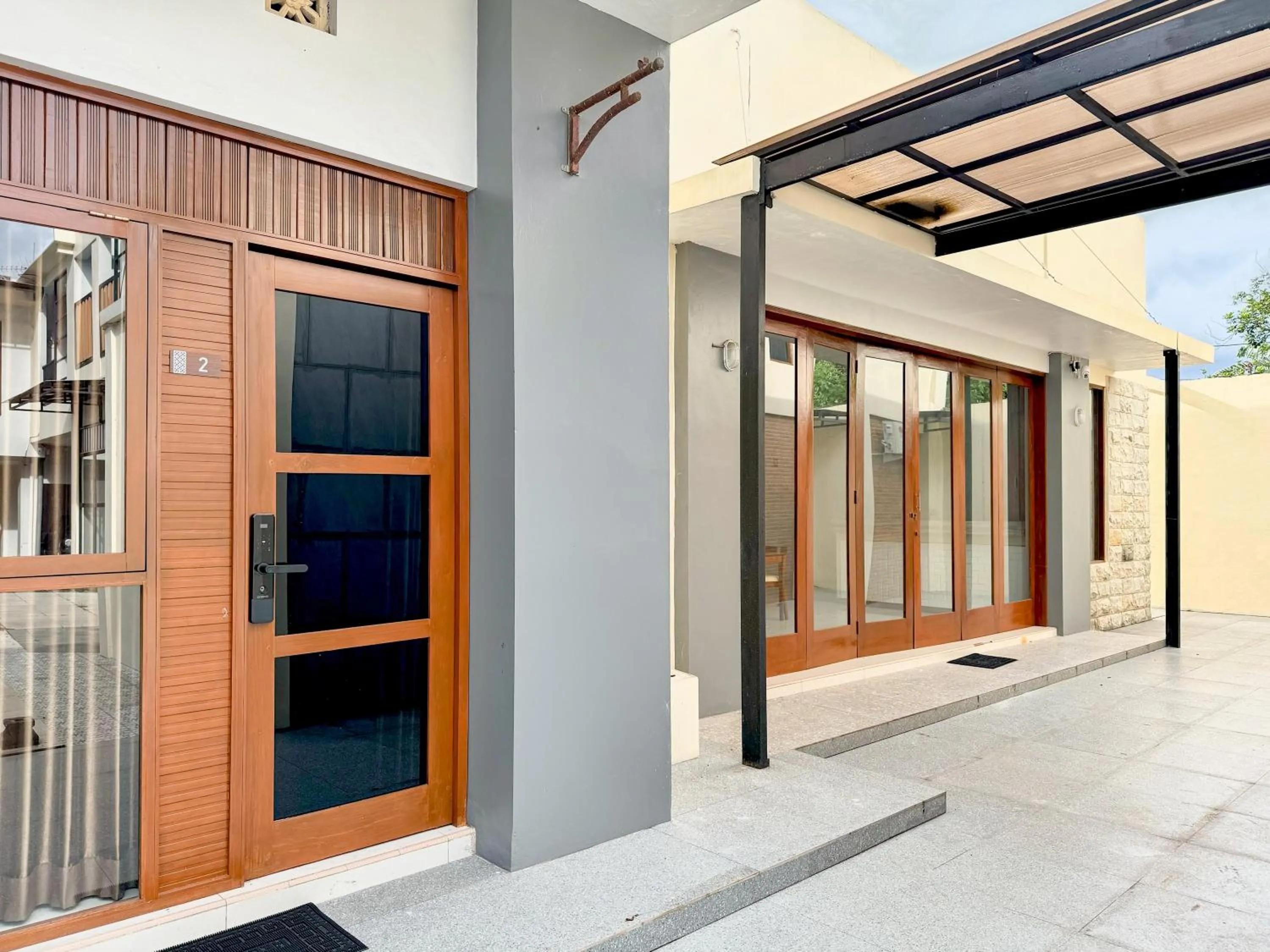 Facade/entrance in RedDoorz Syariah Near Maguwoharjo Yogyakarta