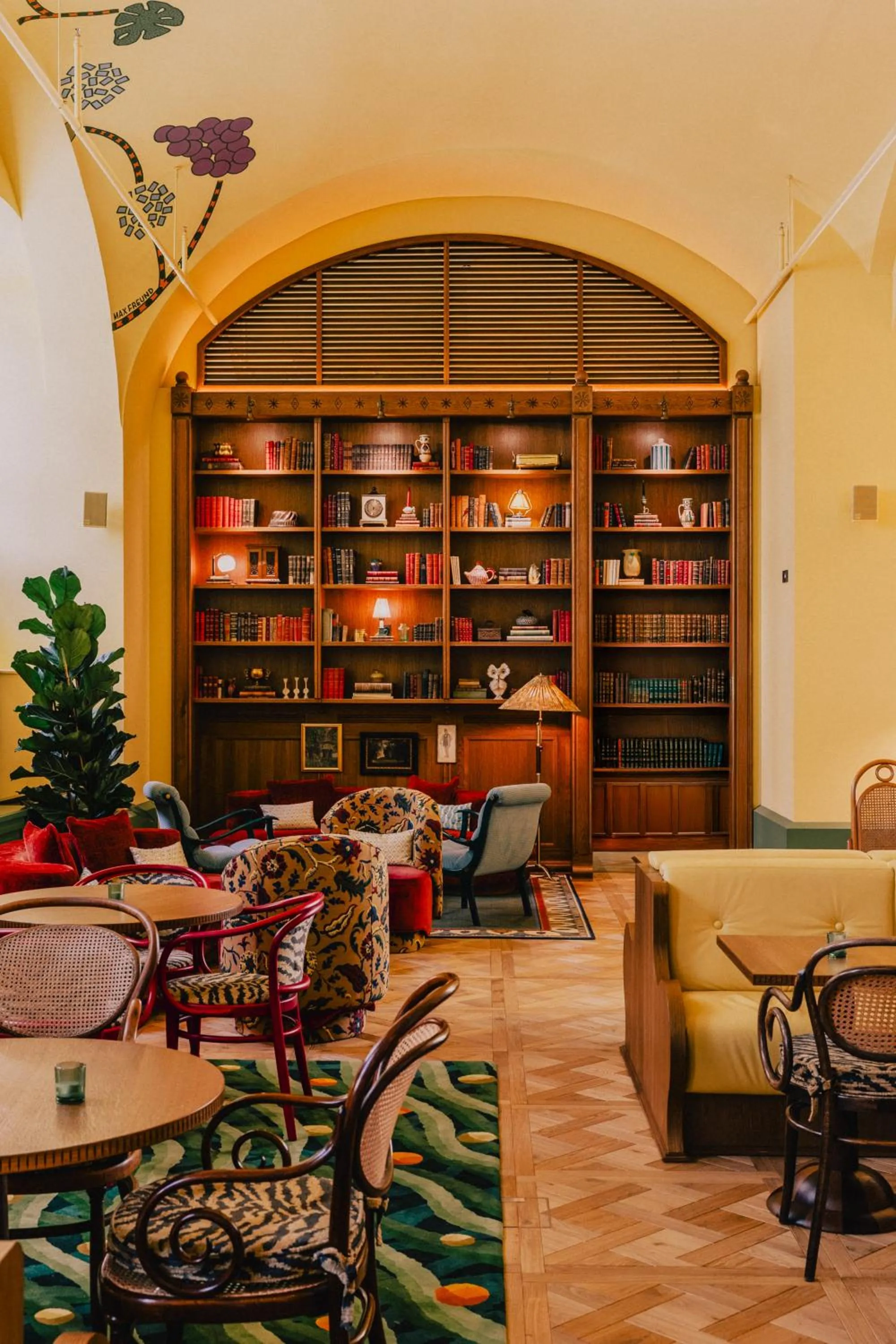 Library in Wilde Vienna Fleischmarkt