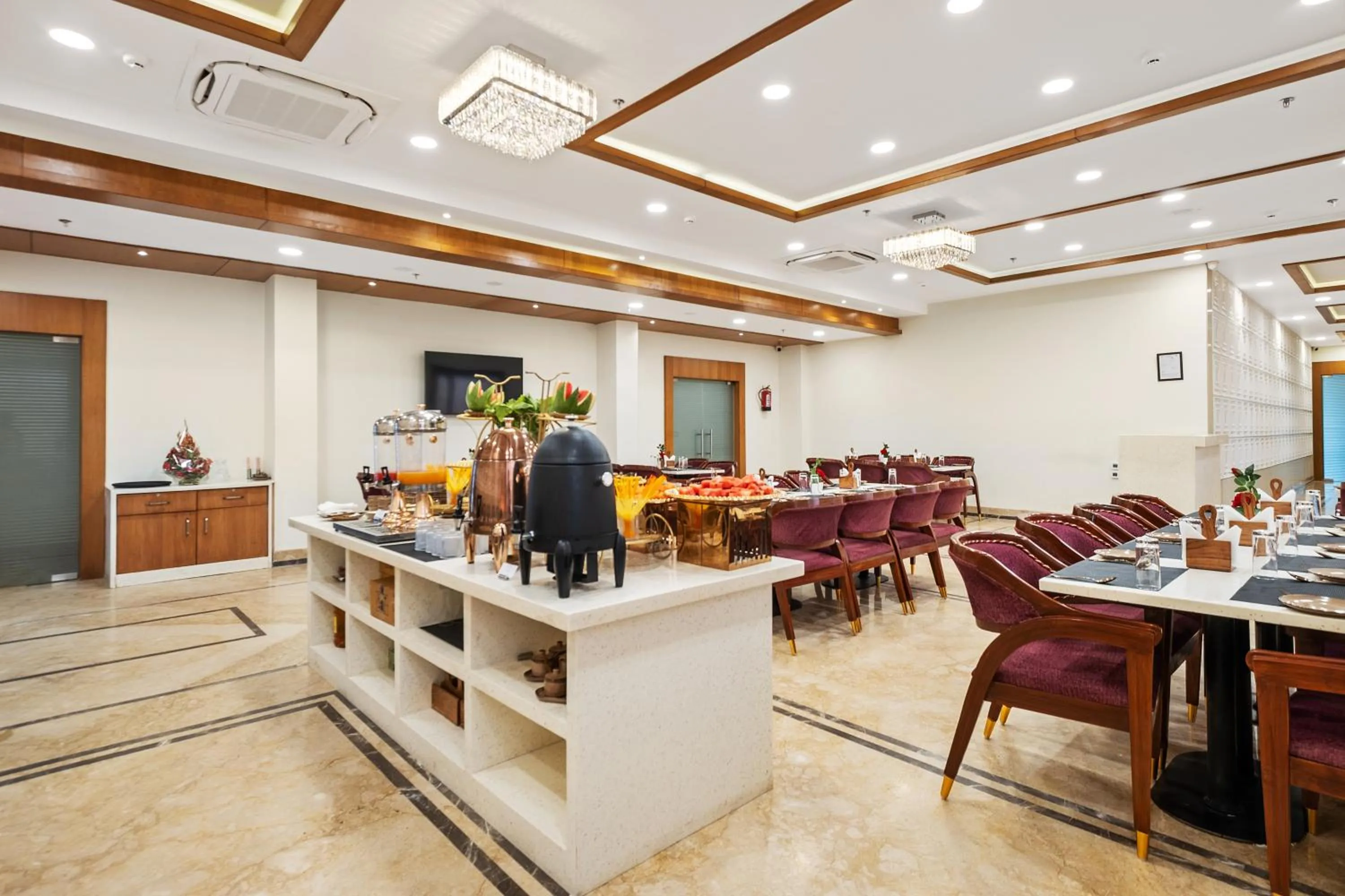 Restaurant/places to eat in Padmshree Palace