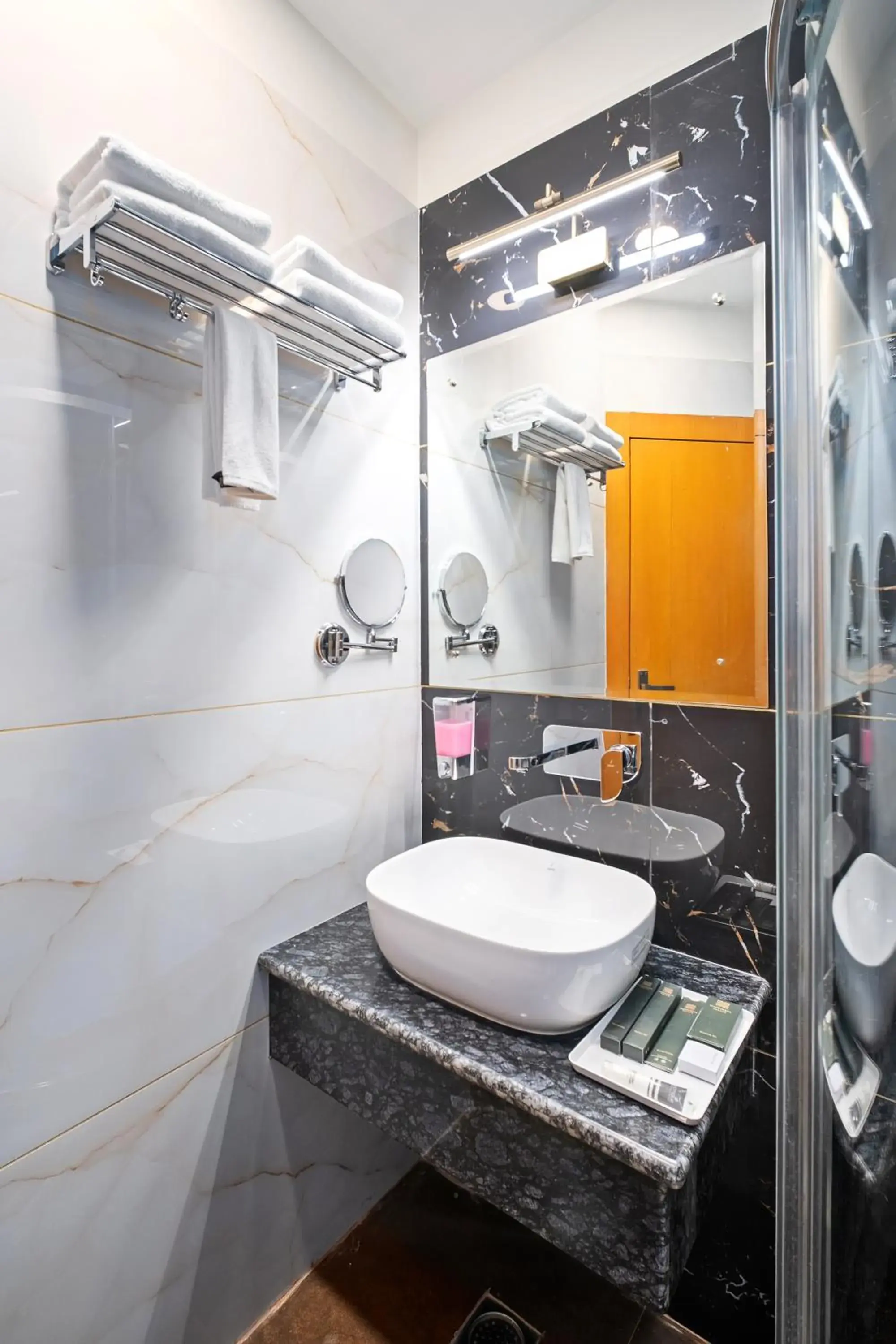 Double Room in Padmshree Palace Double Room in Padmshree Palace