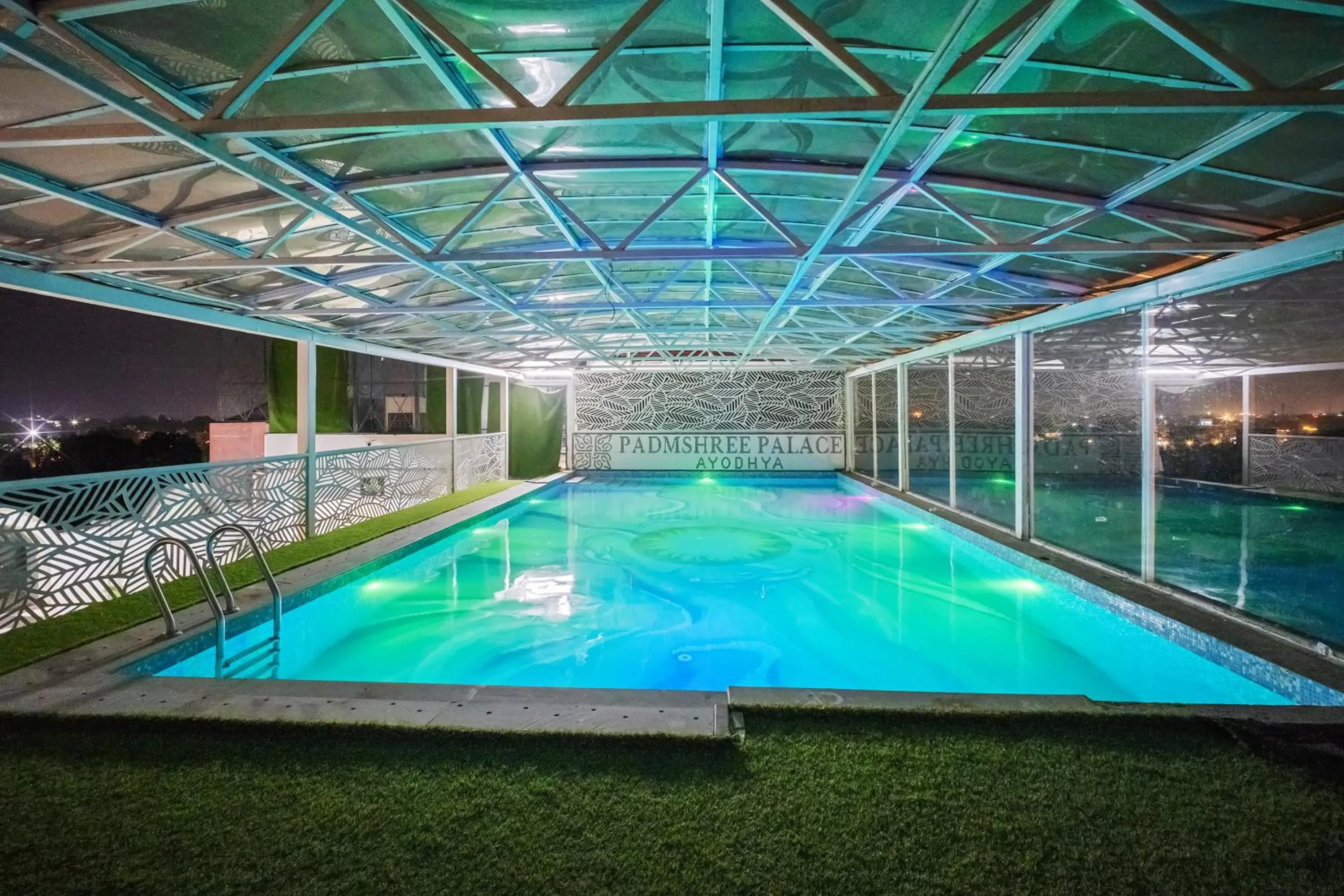 Swimming pool in Padmshree Palace
