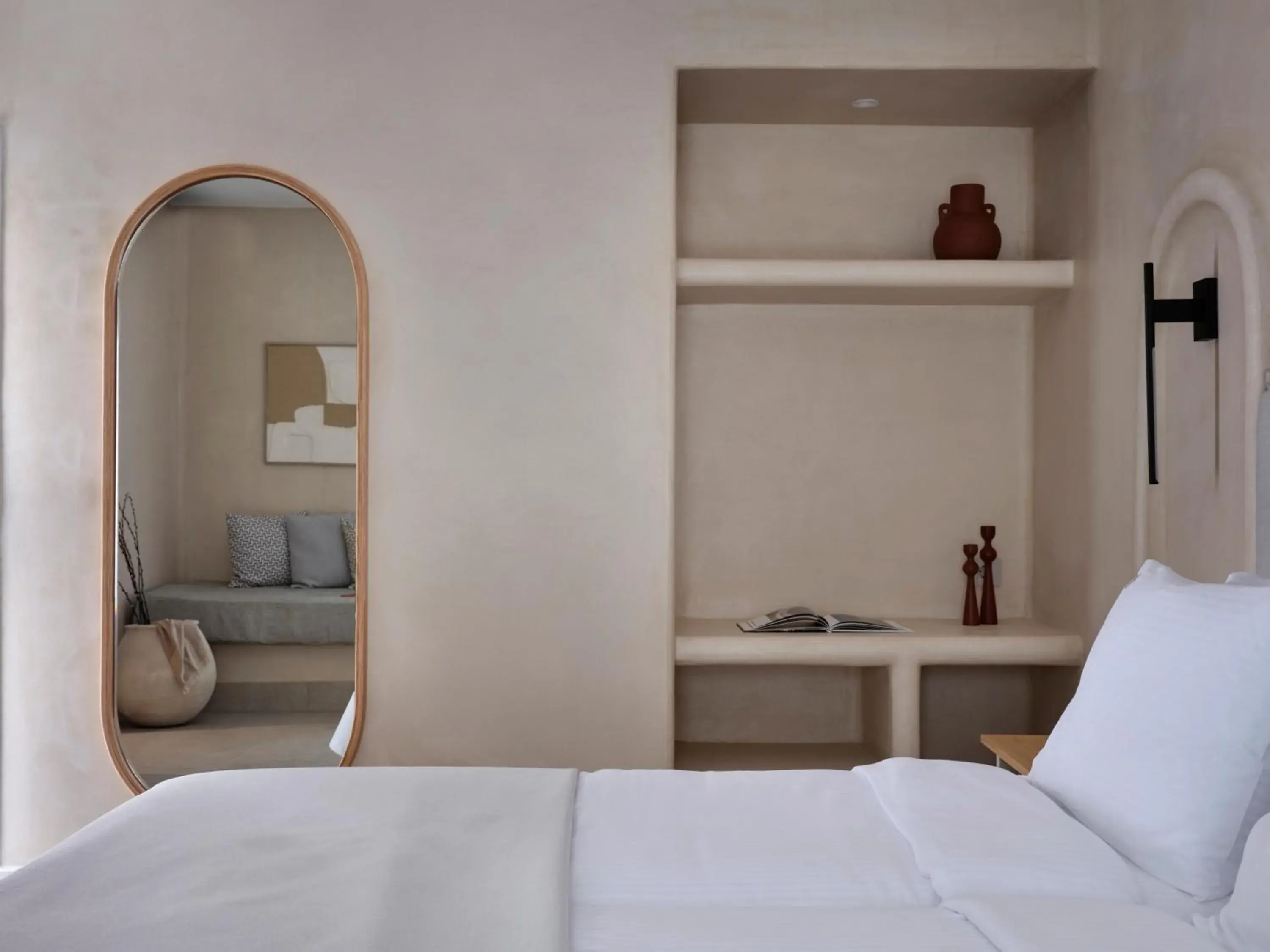 Deluxe Room with Outdoor Jacuzzi in Salt Suites Paros Deluxe Room with Outdoor Jacuzzi in Salt Suites Paros