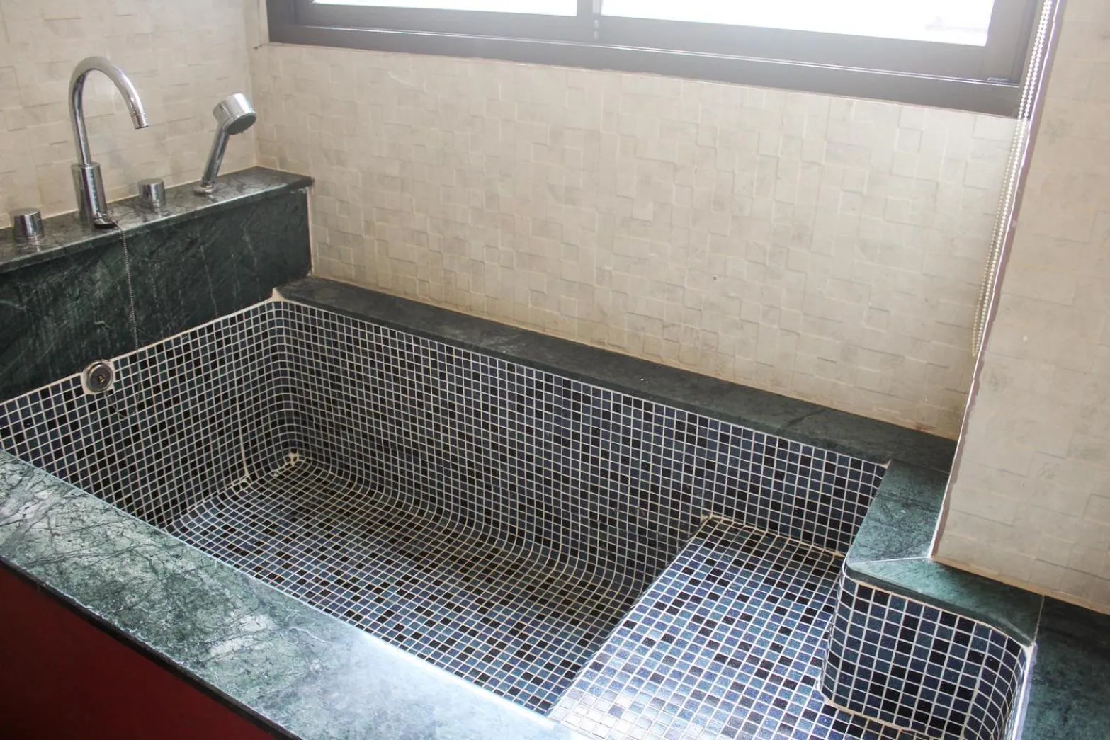 Hot Tub in The Guest Arak Boutique Hotel