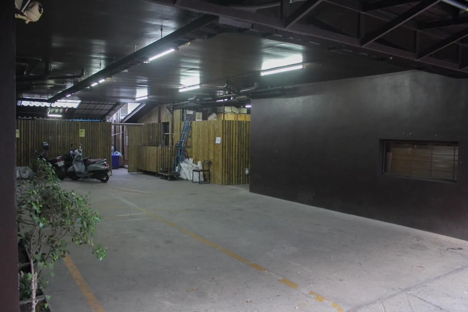 Parking in The Guest Arak Boutique Hotel