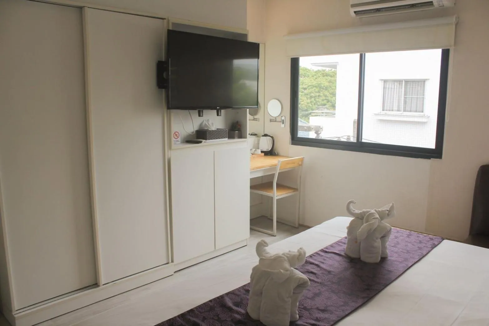 TV and multimedia, Bed in The Guest Arak Boutique Hotel