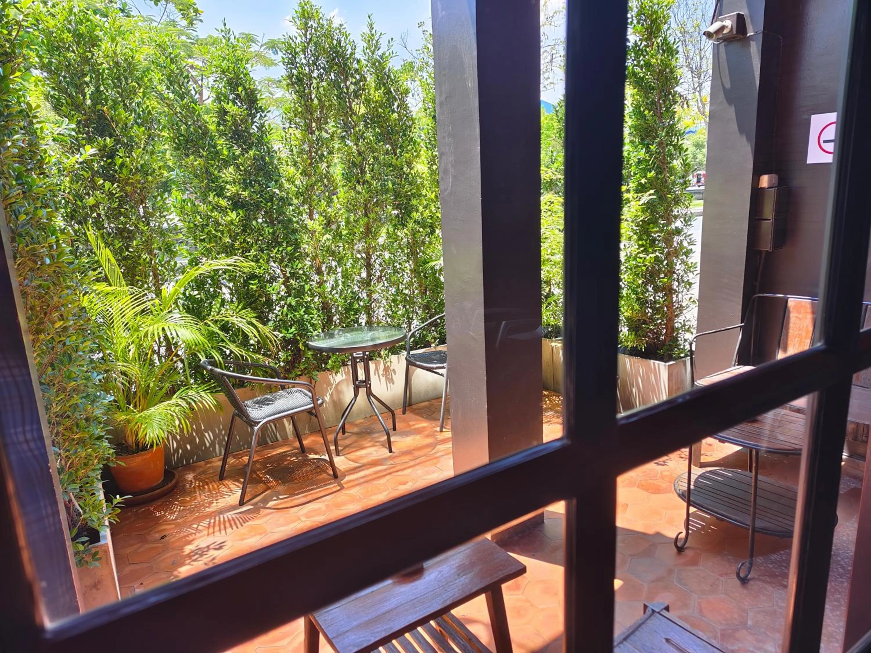 Garden in The Guest Arak Boutique Hotel