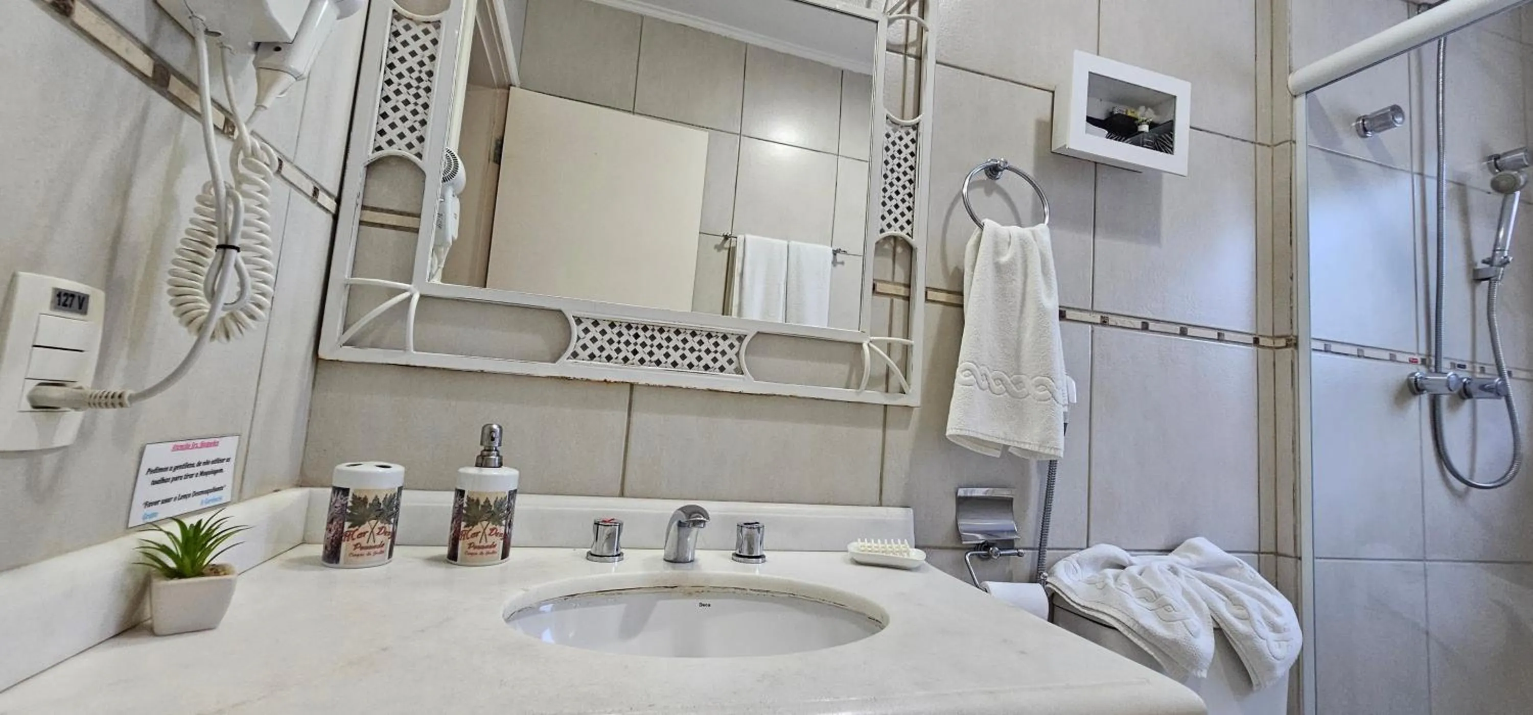 Bathroom in Pousada Atalaia Premium
