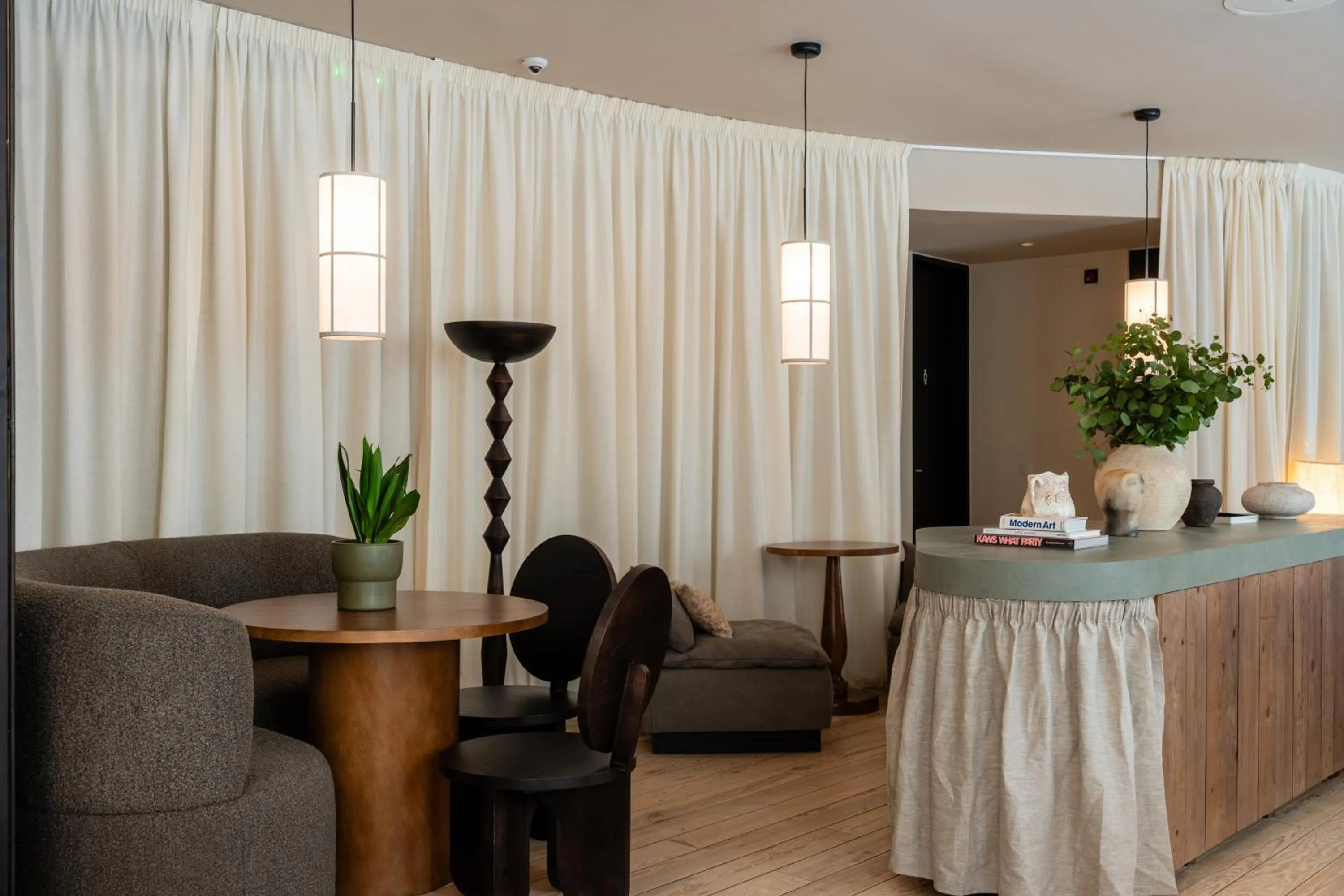 Lobby or reception in Casa Teva Lisboa Boutique Hotel by chic&basic